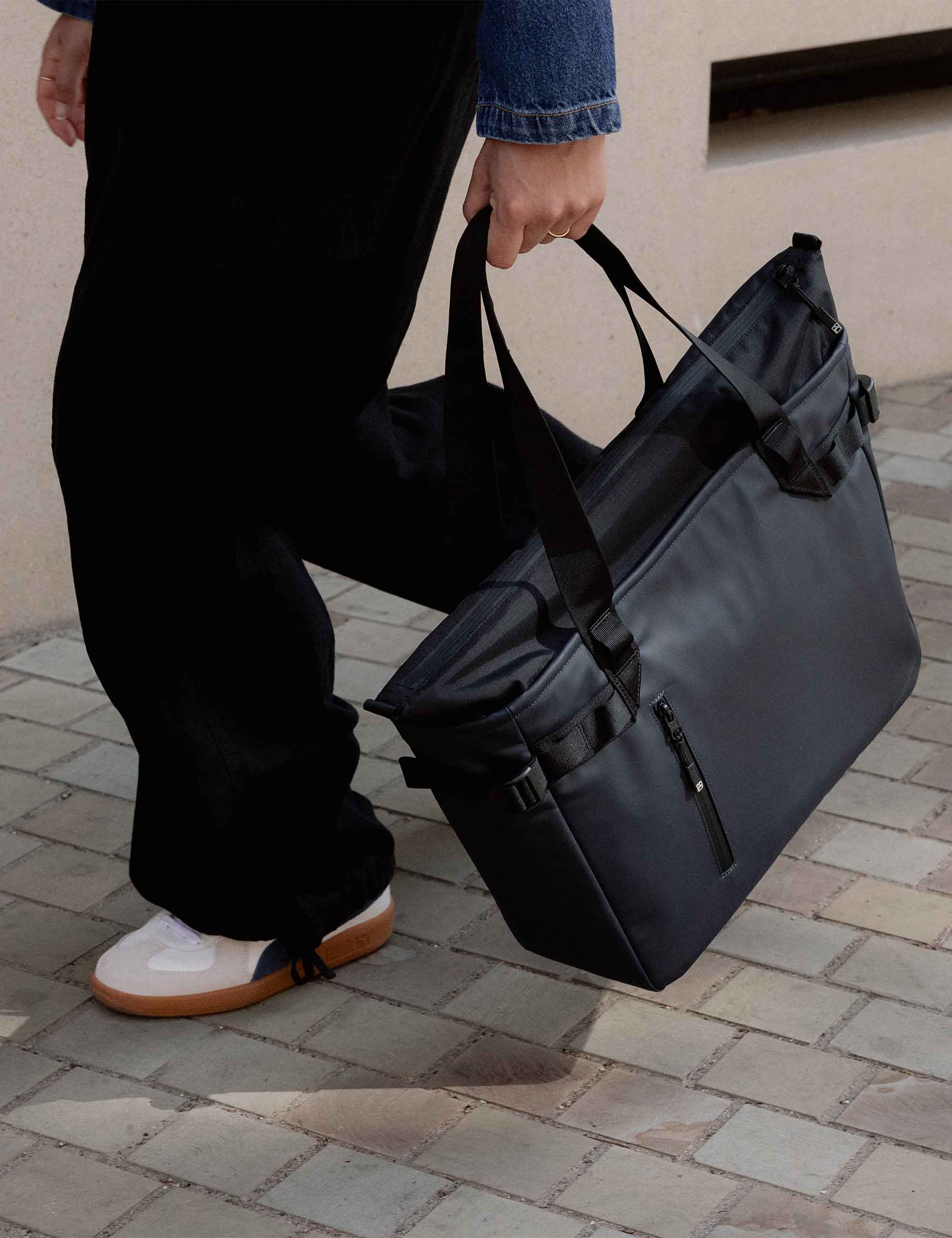 Stubble & Co Laptop Tote Bag 20L - Midnight Blue