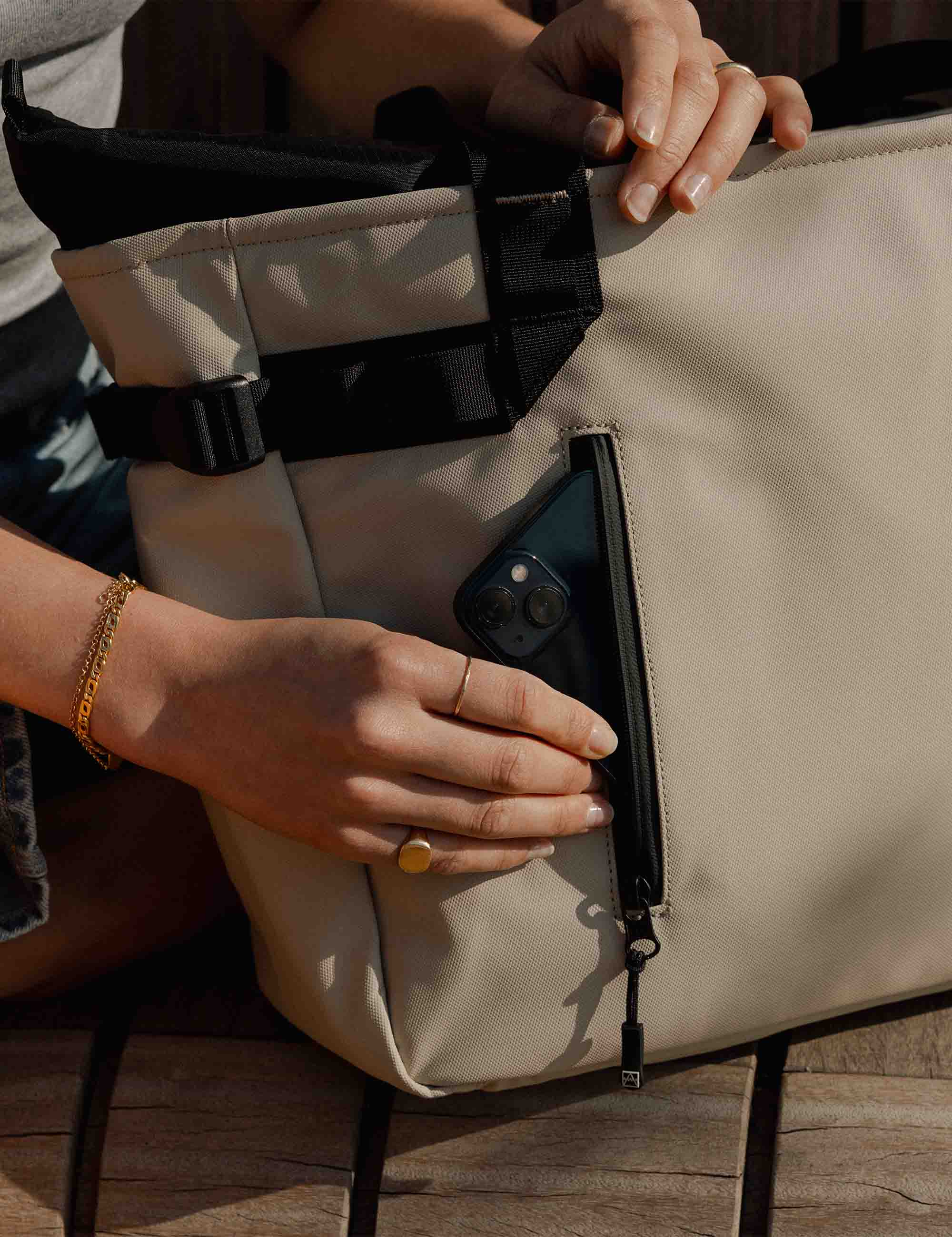 Stubble & Co Laptop Tote Bag 20L - Sand