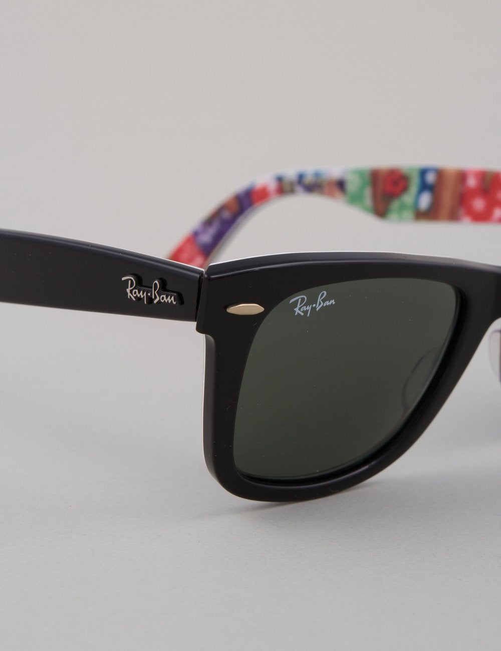 Original Wayfarer Sunglasses - Black Surfs Up // Green