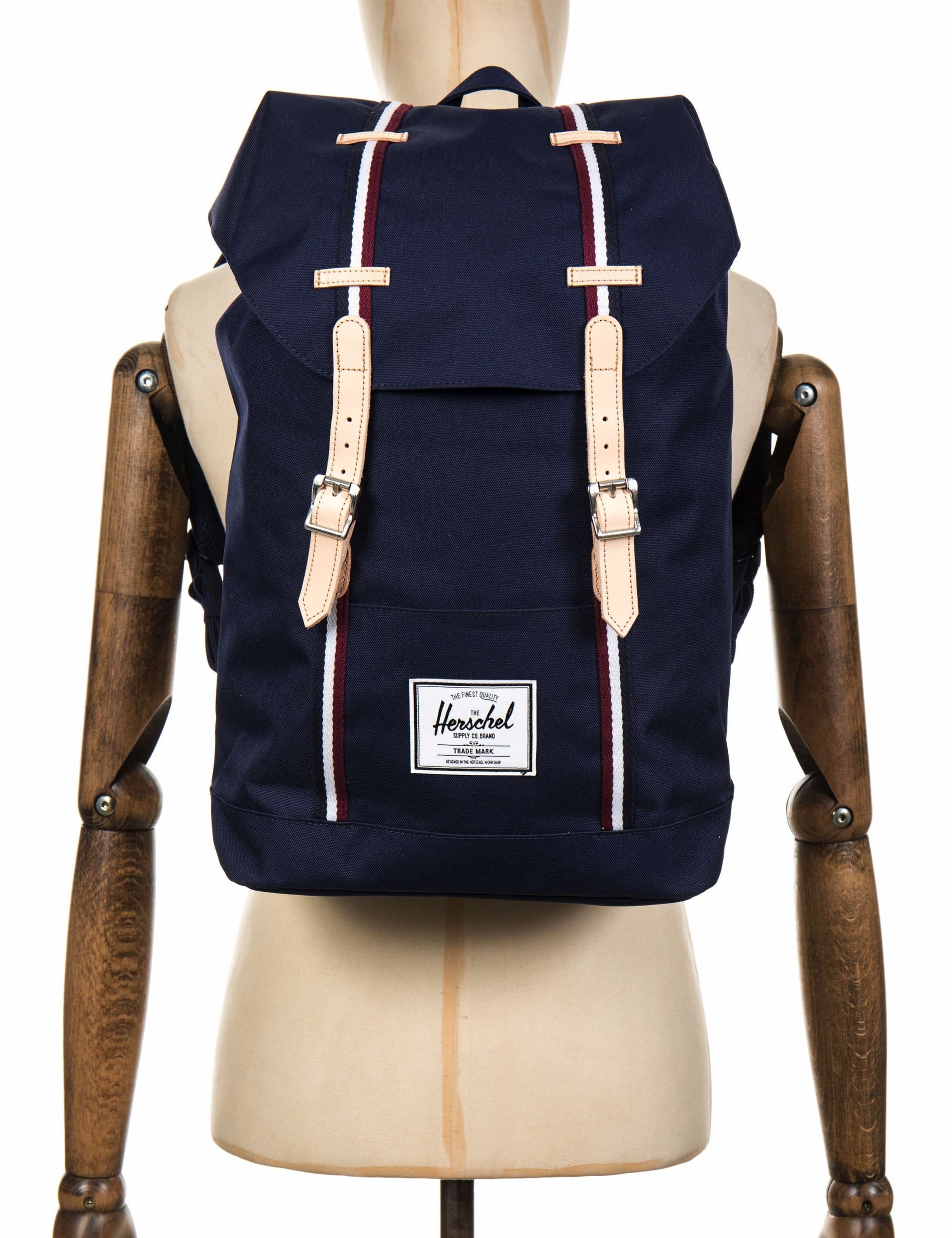 Retreat 19.5L Backpack - Peacoat/White/Windsor Wine/White