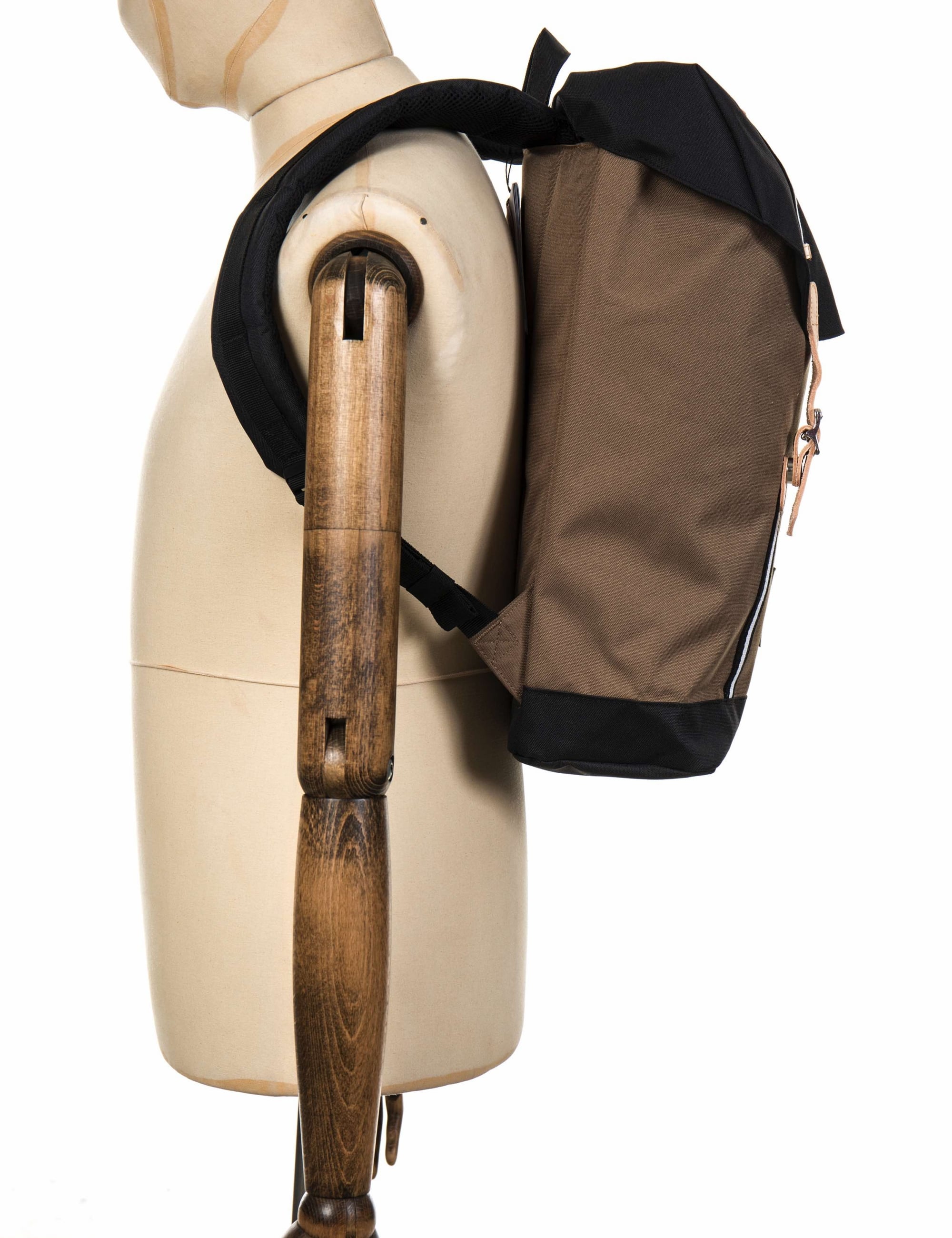 Retreat 19.5L Backpack - Cub/Black/White