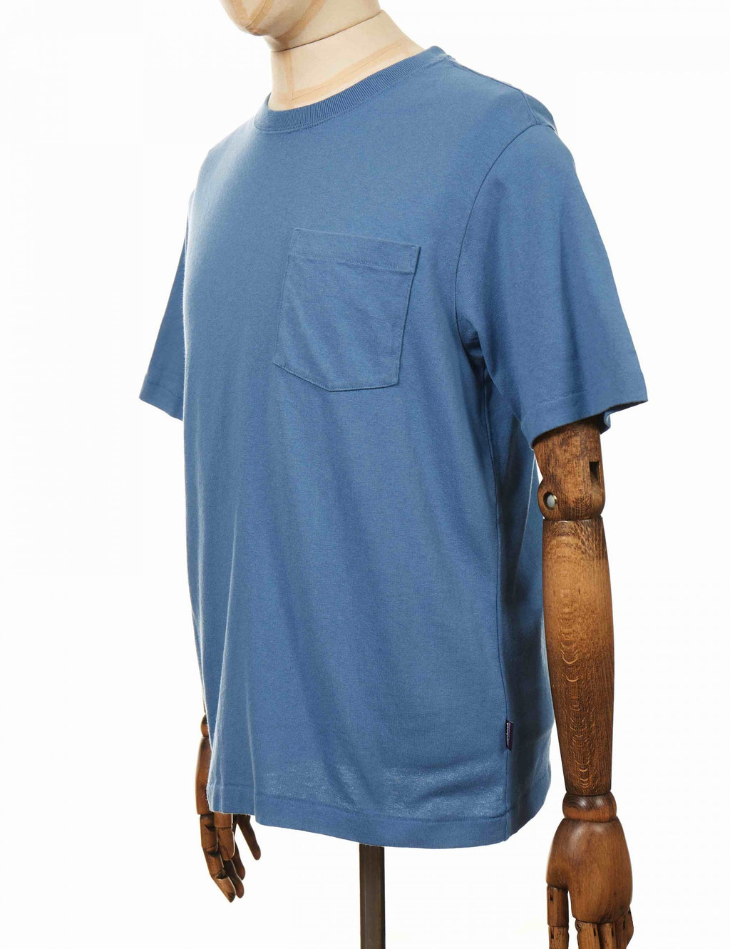Organic cotton midweight pocket T-shirt, pigeon blue three-quarter front view