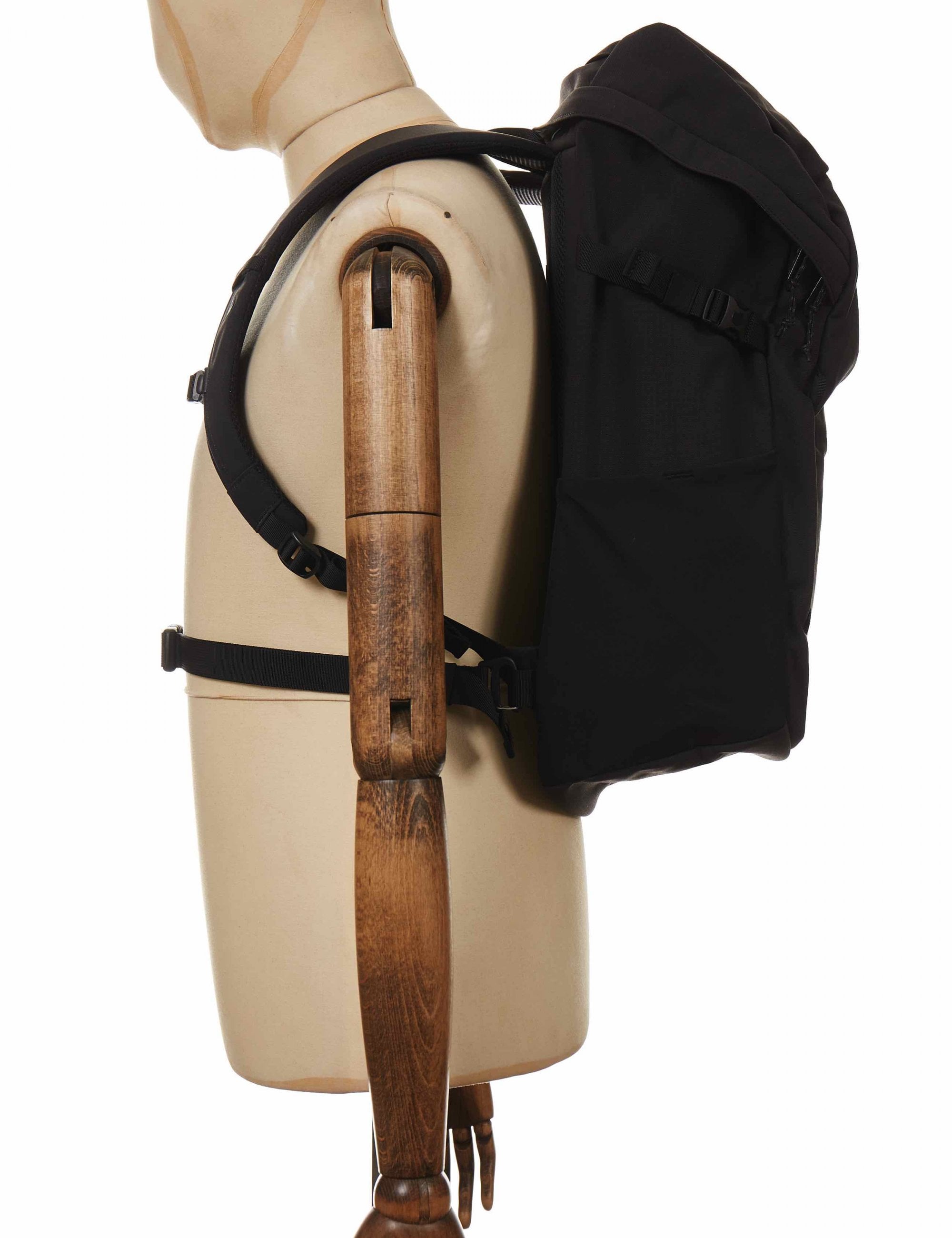 Ulvo 30L Backpack - Black
