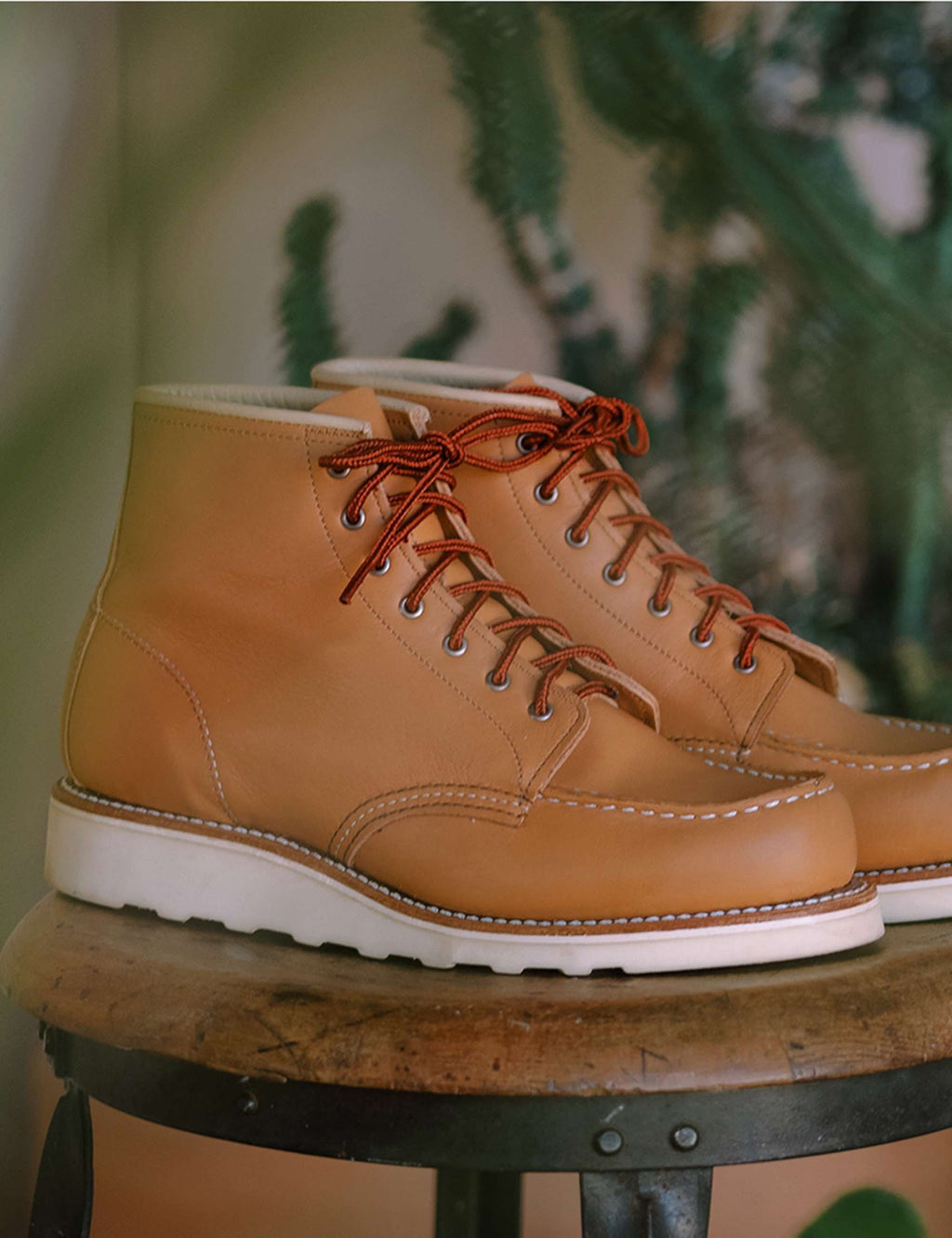 Women's 3383 Heritage 6" Moc Toe Boot - Tan Boundary Leather