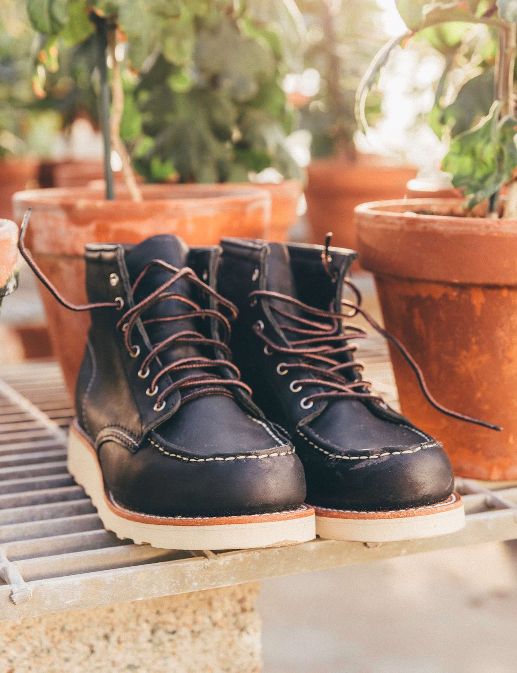 Women's 3373 Heritage 6" Moc Toe Boot - Black Boundary Leather