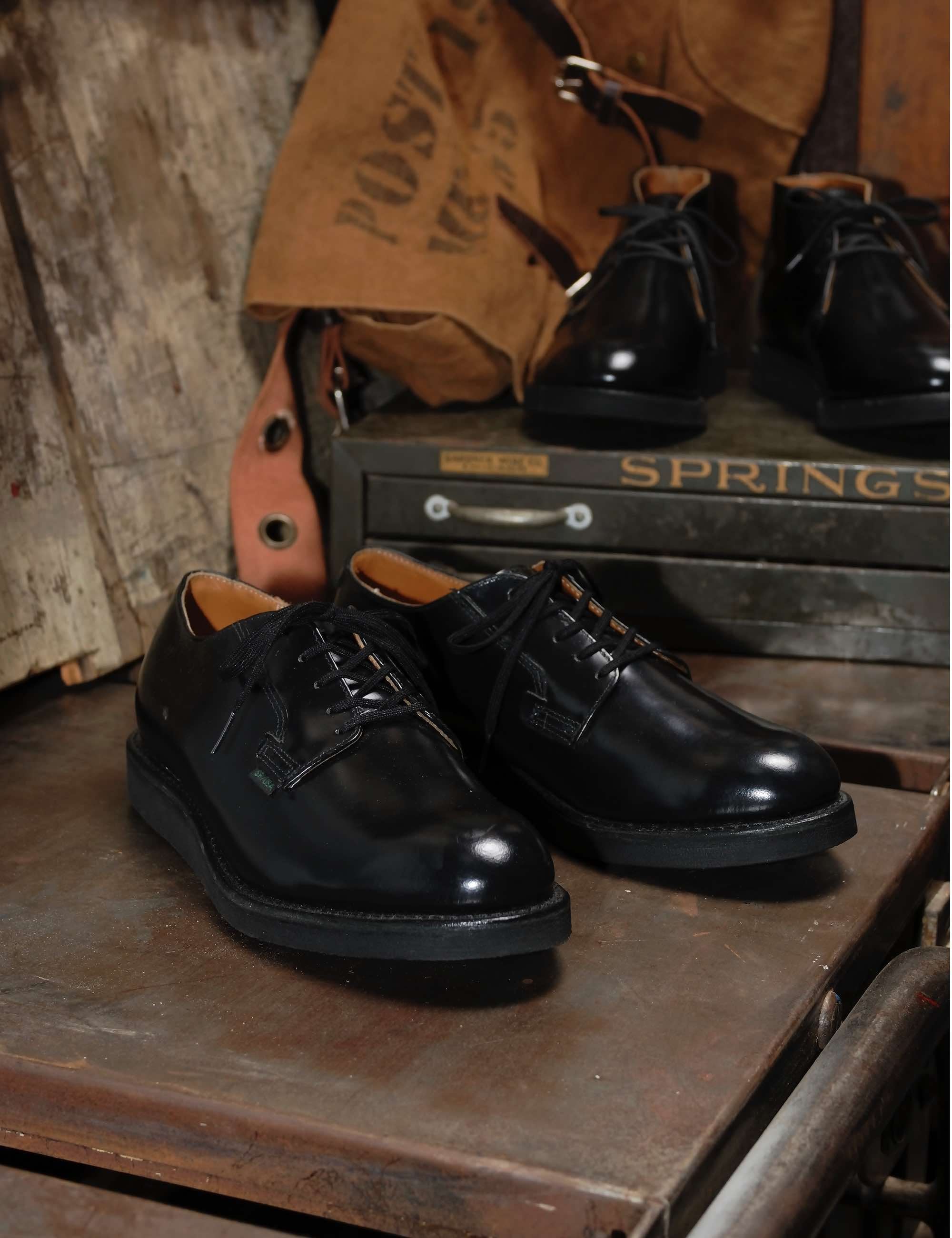Red Wing 101 Heritage Work Postman Oxford Shoes - Black Chaparral
