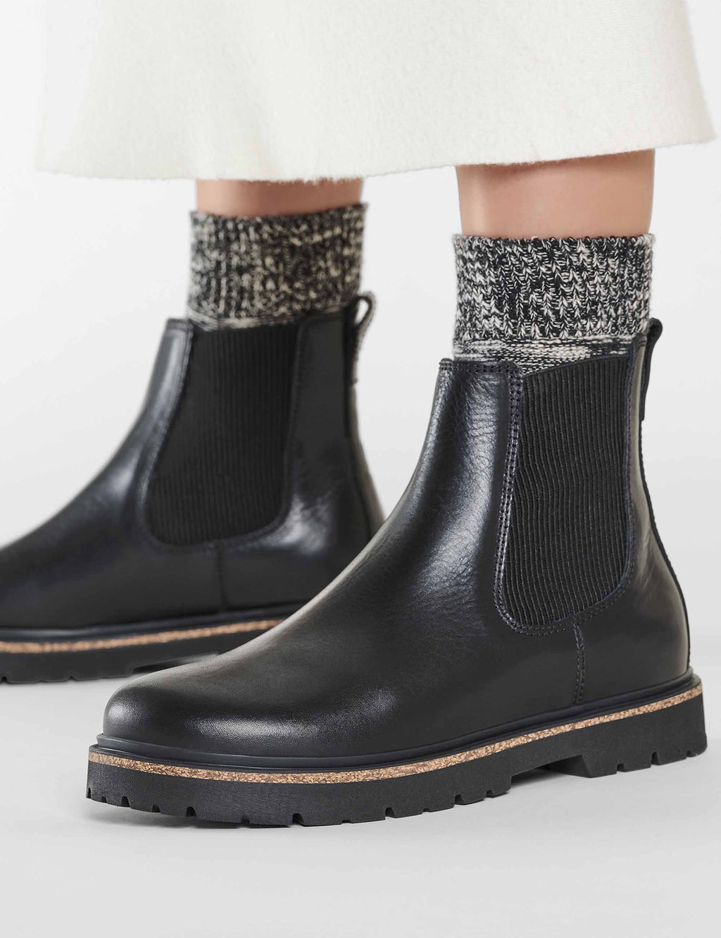 Women's Highwood Chelsea Boot - Black (Narrow Fit)