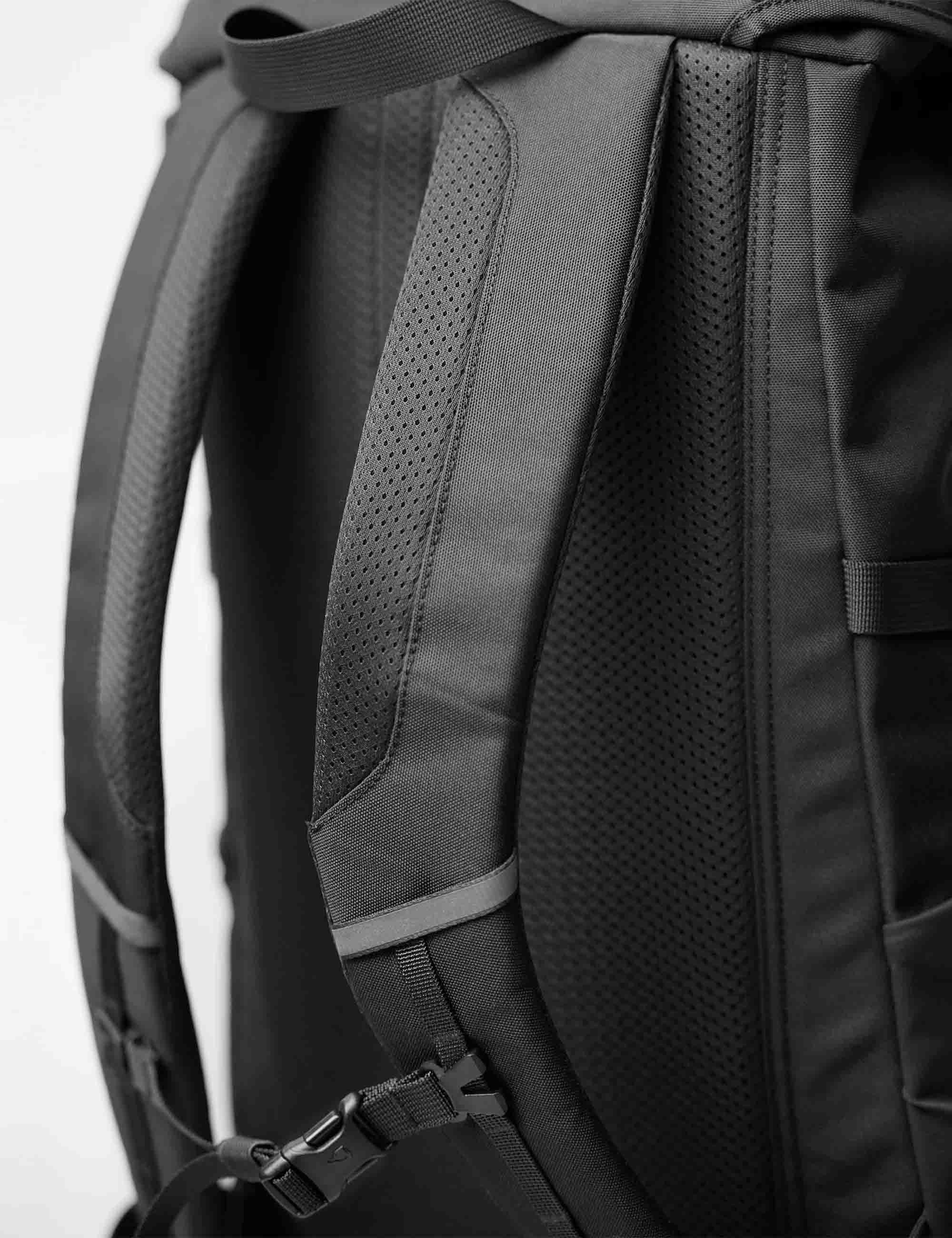 Skule Top 26L Backpack - Navy