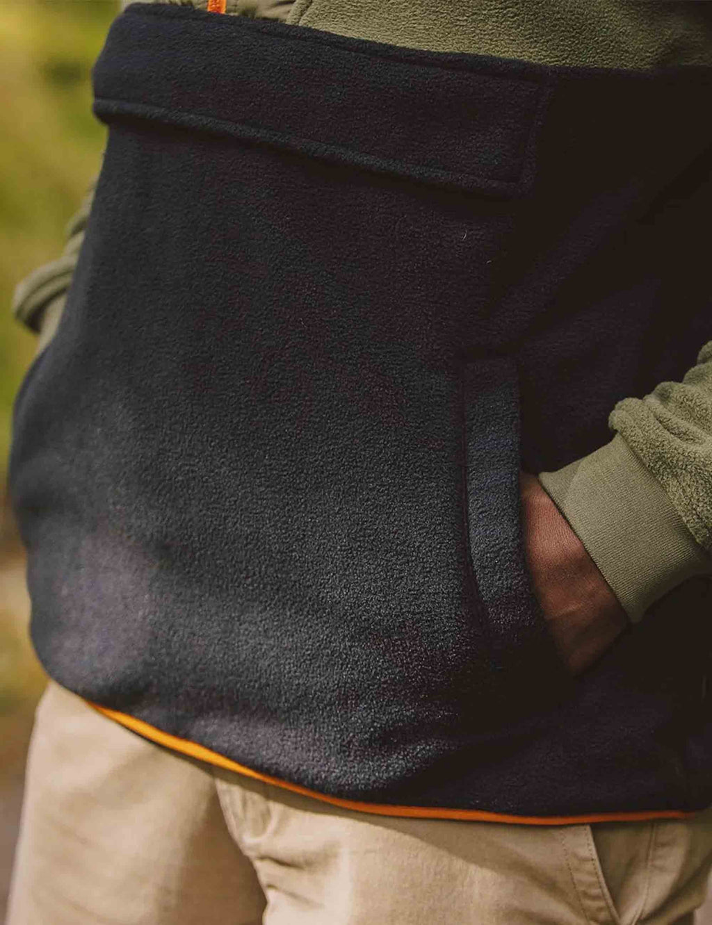 Woodland 1/2 Zip Hooded Polar Fleece - True Black/Khaki