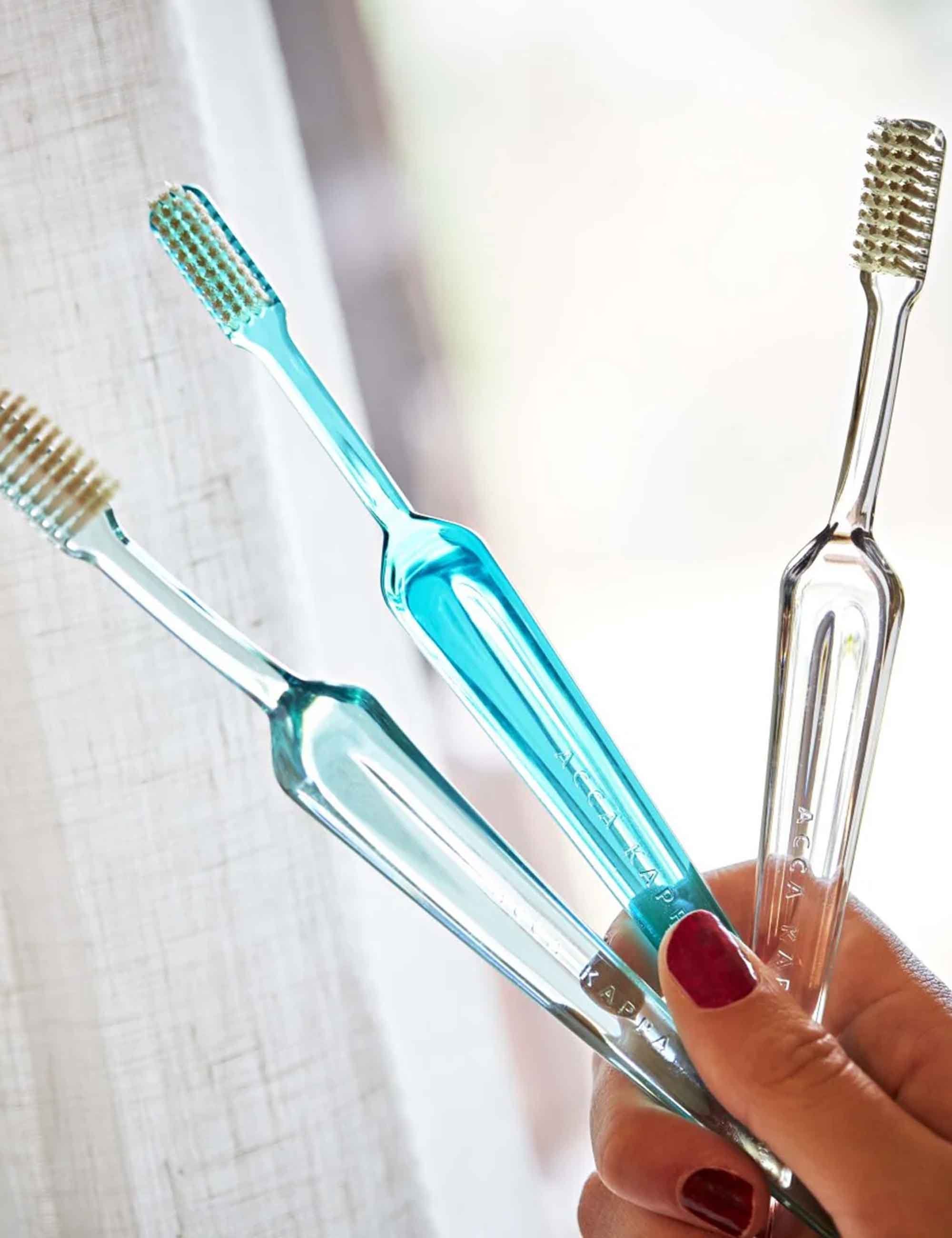 Lympio Toothbrush (Medium Nylon) - Turquoise