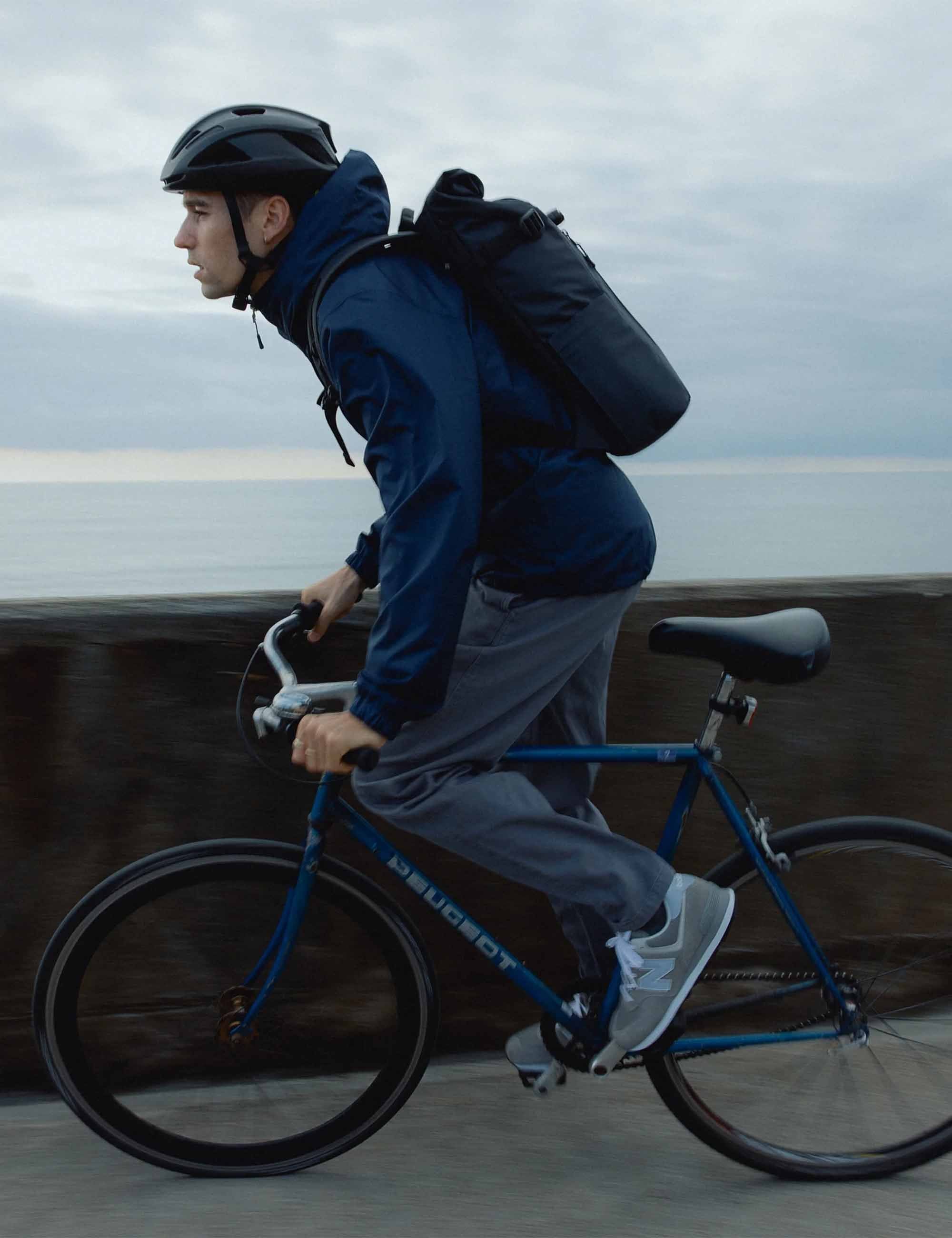 Stubble & Co The Roll Top Backpack 20L - Midnight Blue
