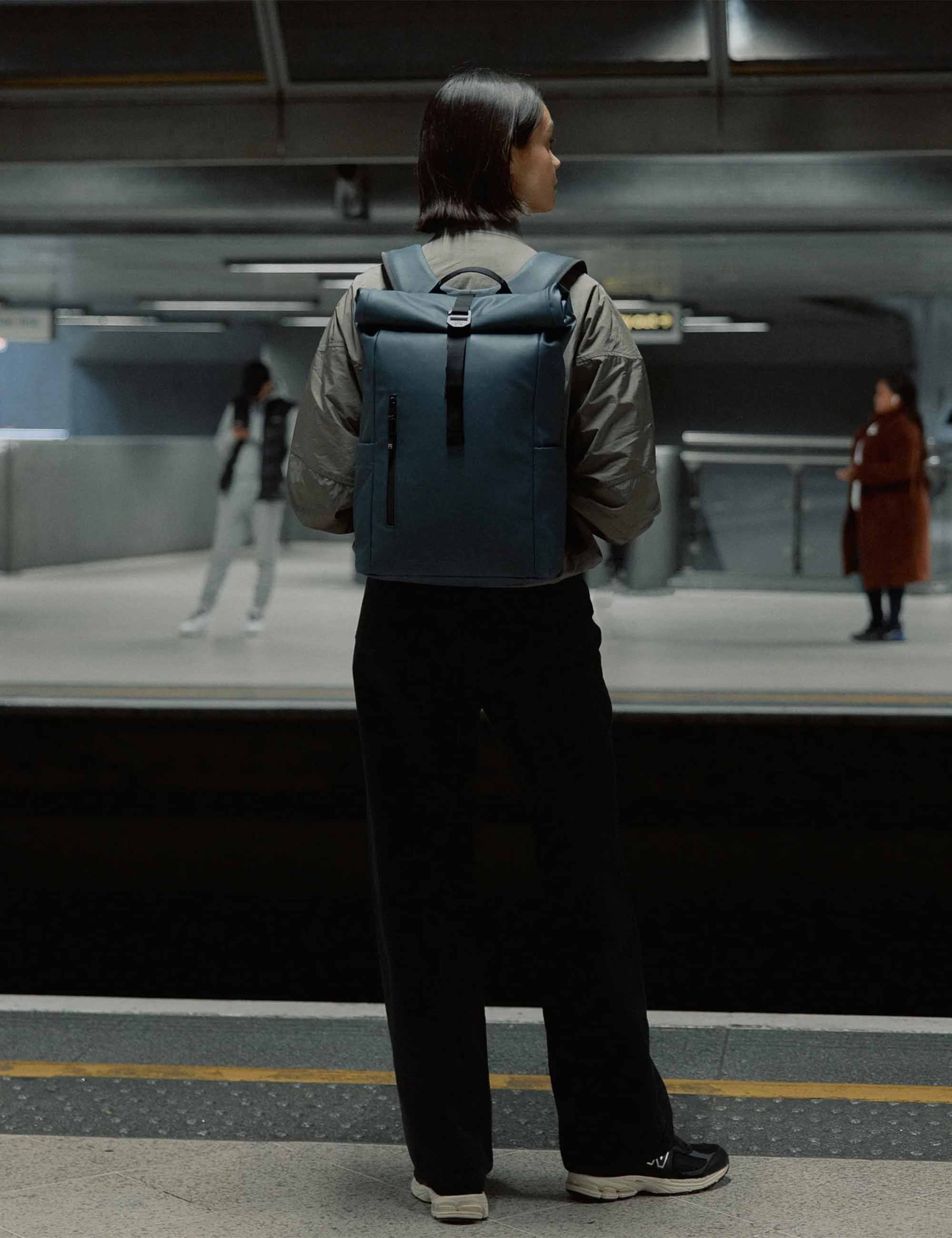Stubble & Co The Roll Top Backpack 15L - Tasmin Blue