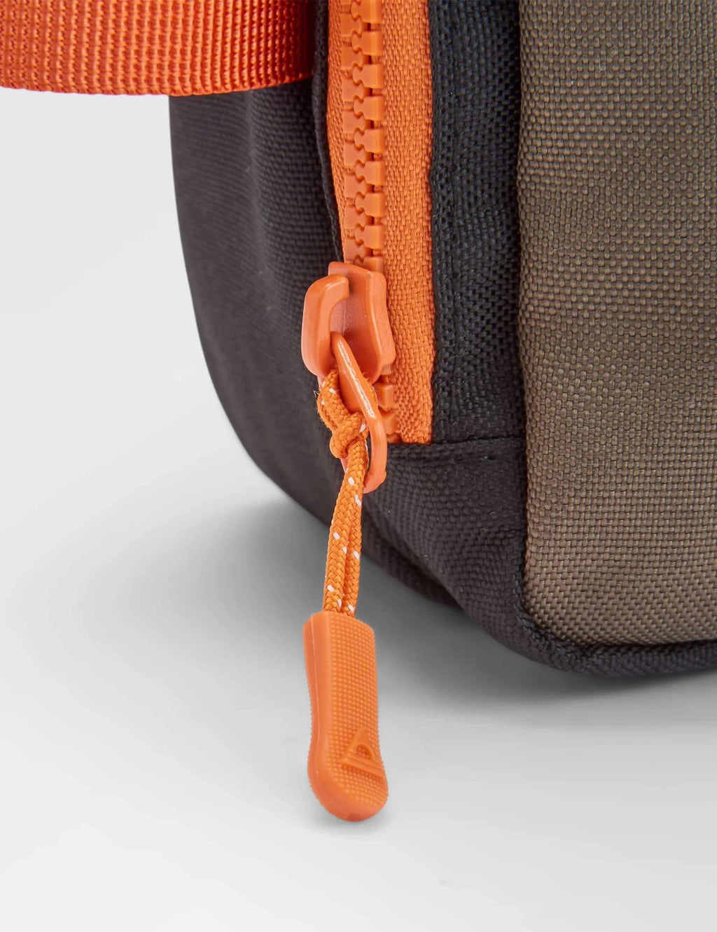 Travel Wash Kit - True Black/Khaki