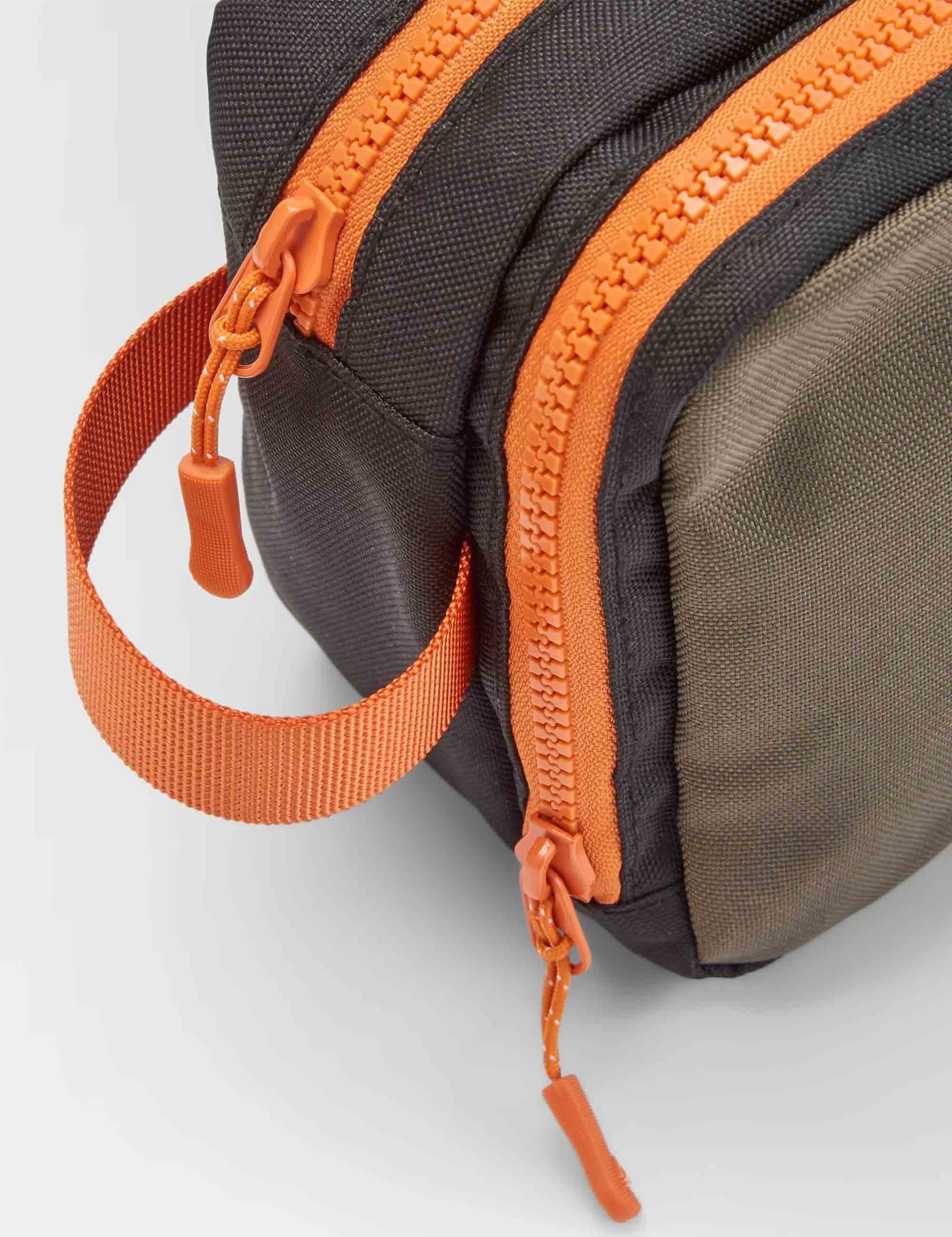 Passenger Travel Wash Kit - True Black/Khaki