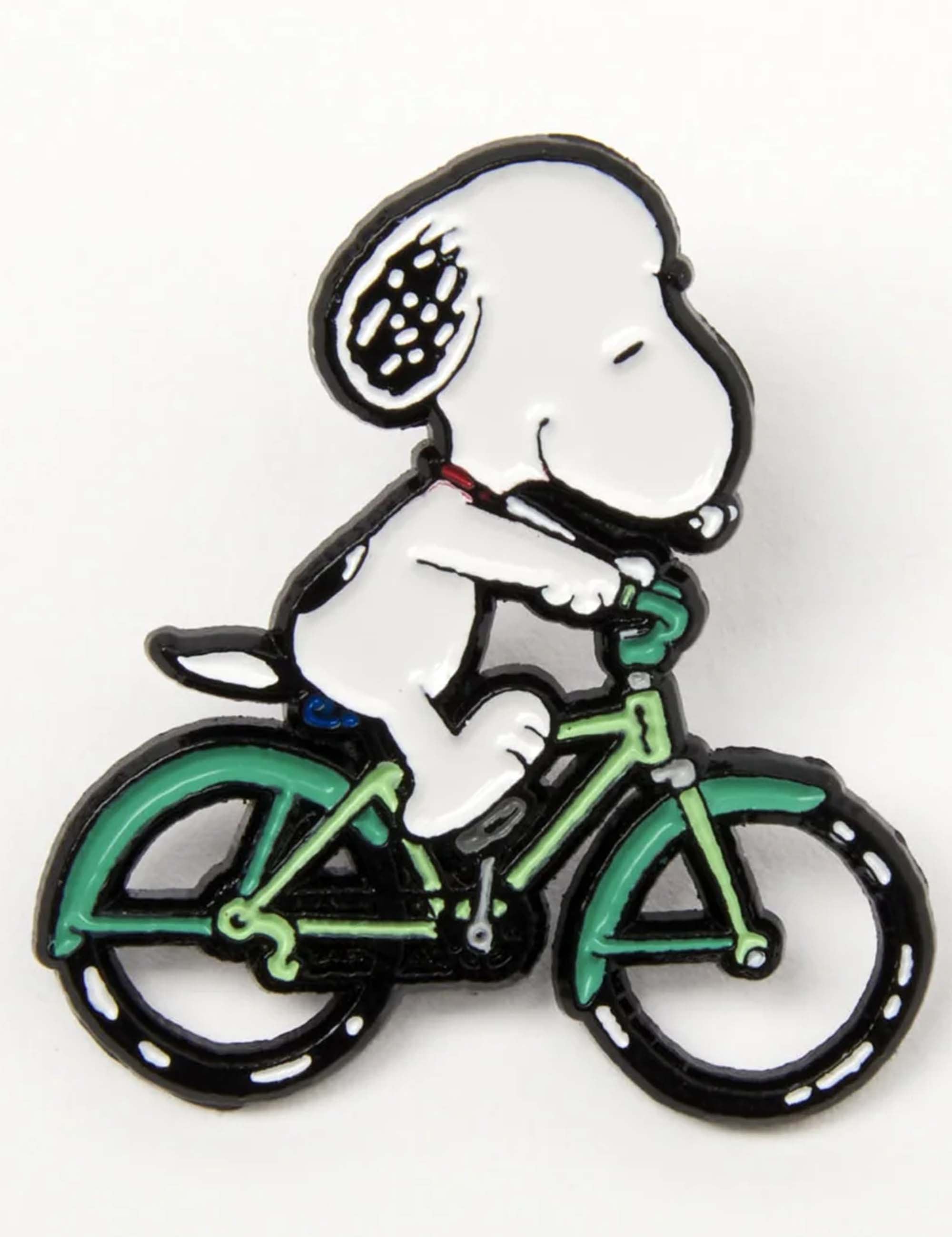 Peanuts Snoopy Enamel Pin Badge - Lifestyle, Cycle
