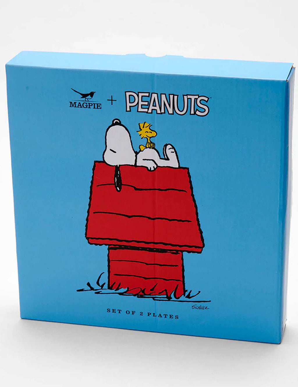 Peanuts set of two plates gift box with Snoopy in red blanket illustration