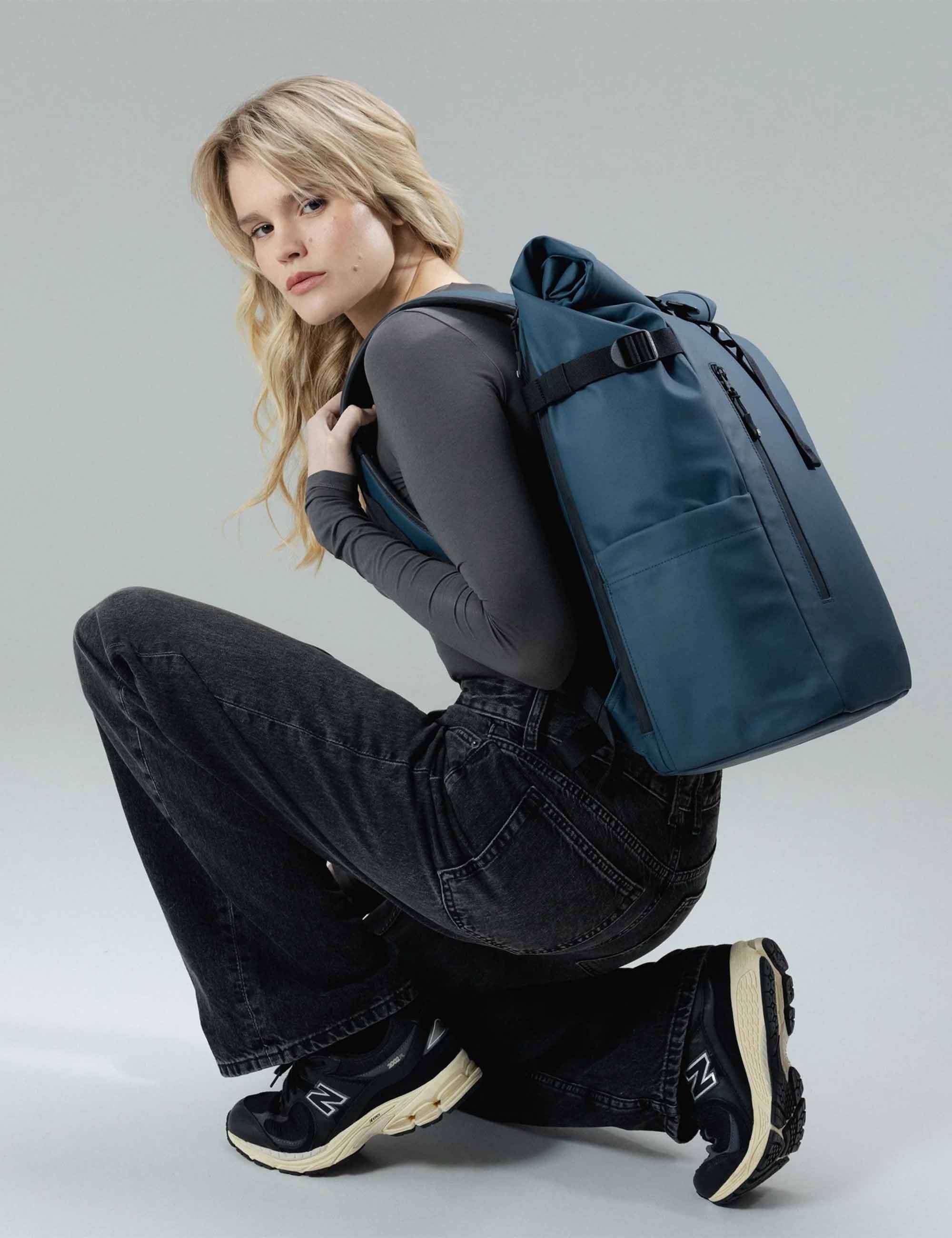 The Roll Top Backpack 30L - Tasmin Blue