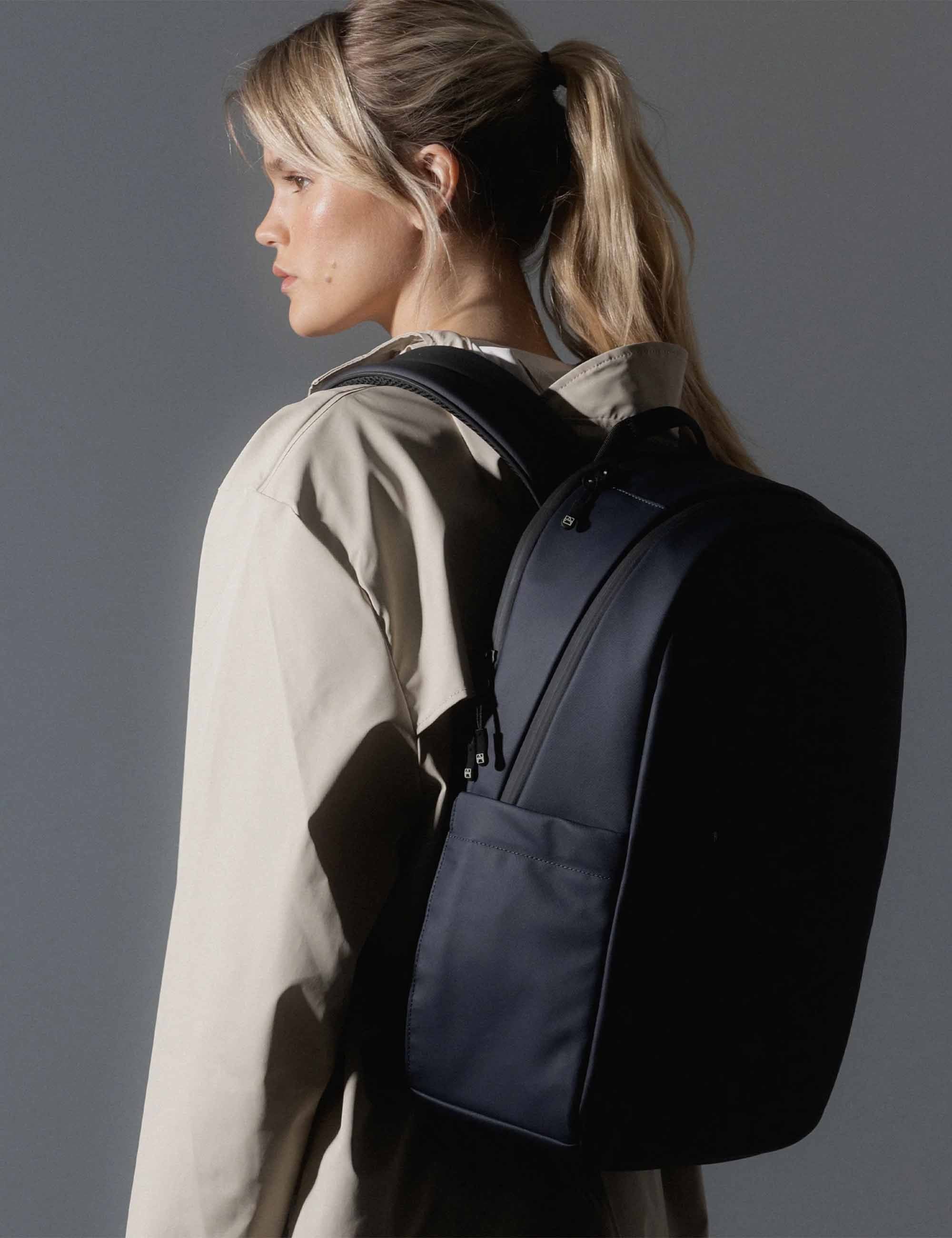 Stubble & Co Everyday Backpack 15L - Midnight Blue