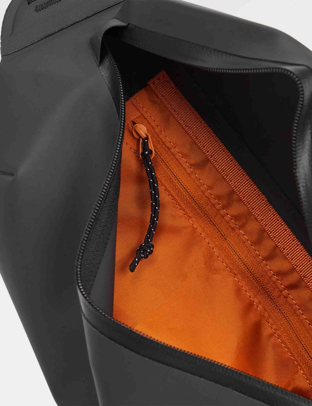 Tide Recycled Nylon 4L Hip Pack - Black