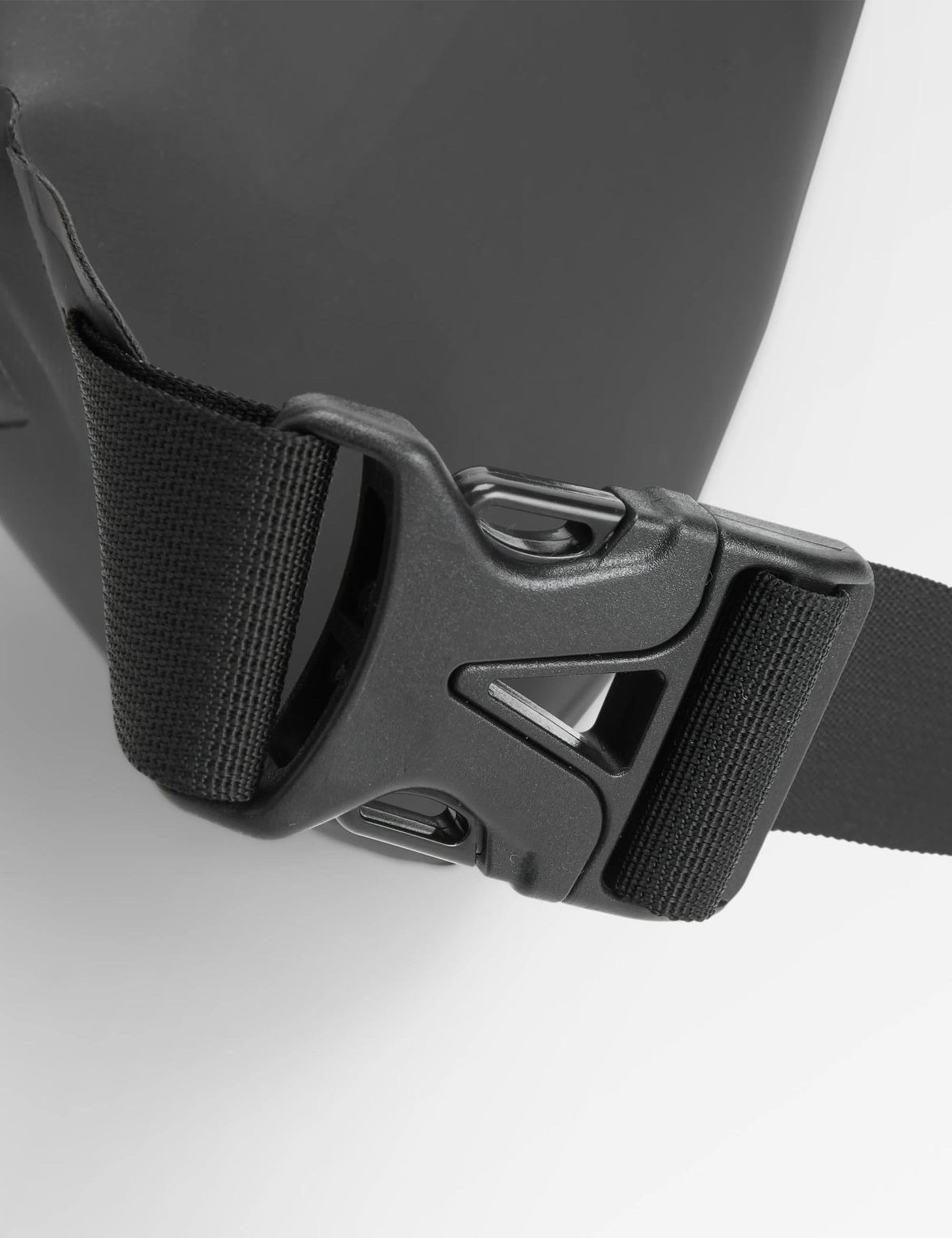 Passenger Tide Recycled Nylon 4L Hip Pack - Black