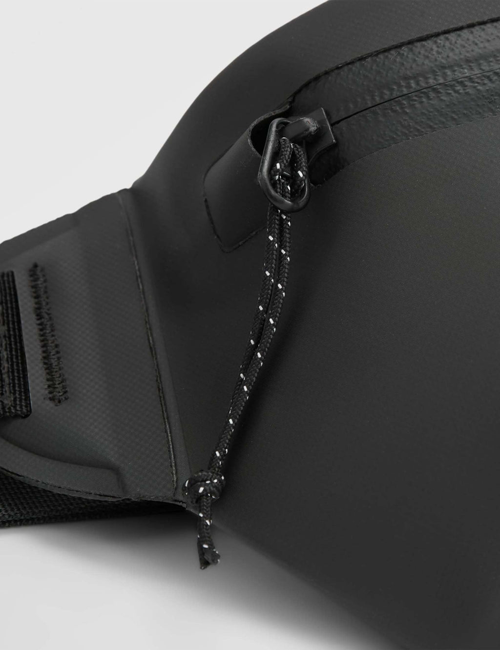Tide Recycled Nylon 4L Hip Pack - Black