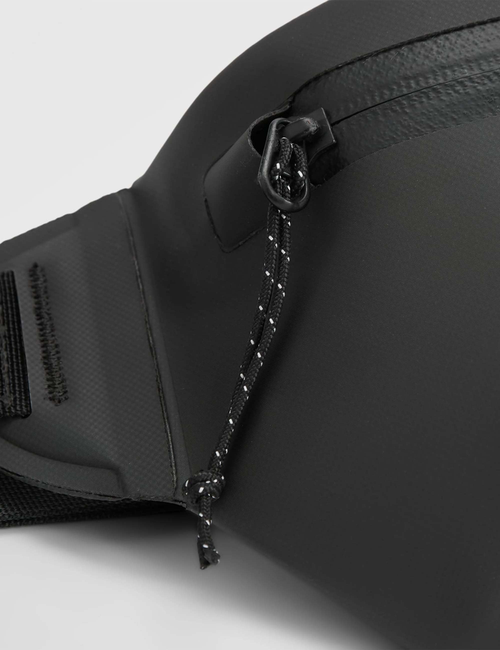 Passenger Tide Recycled Nylon 4L Hip Pack - Black