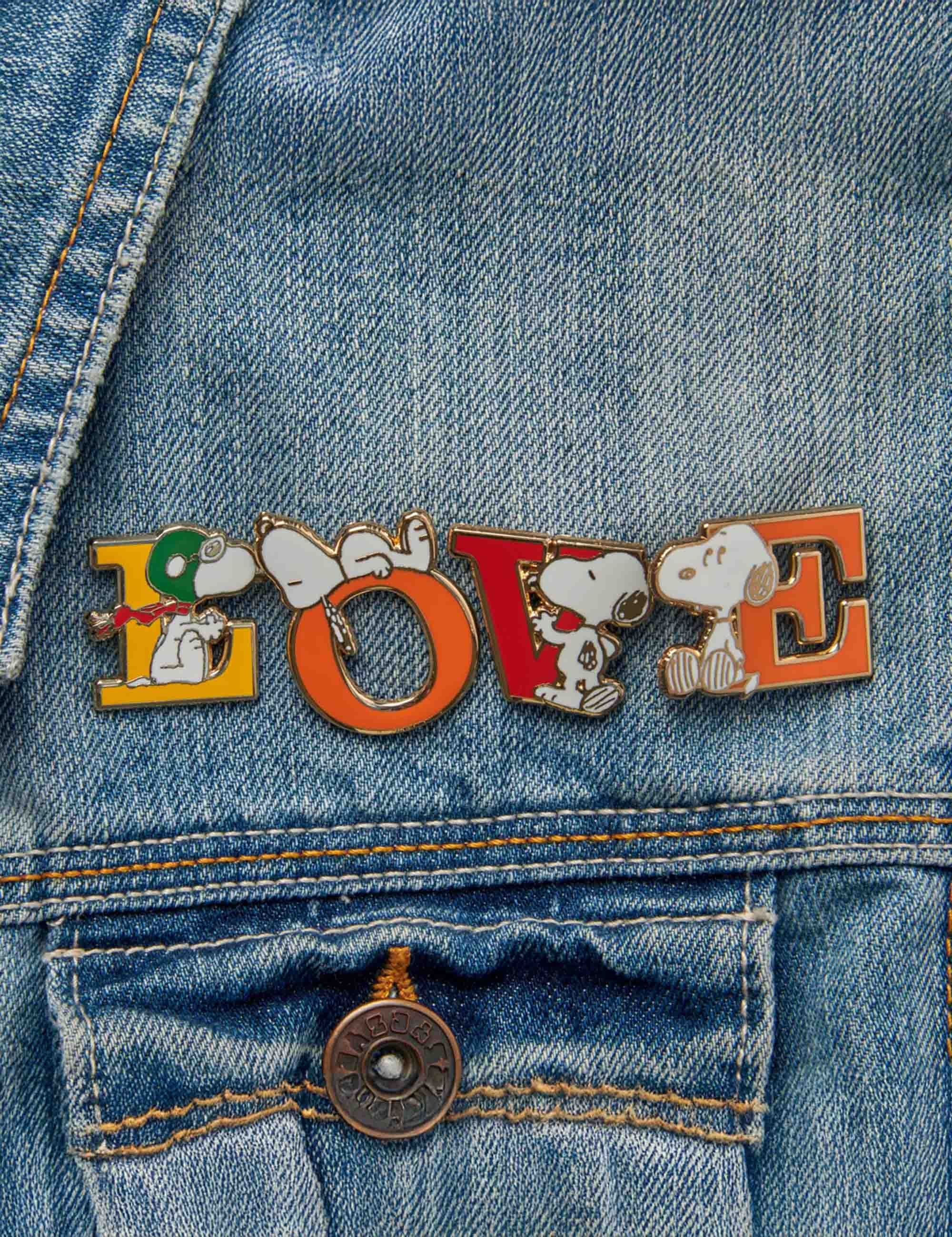 Peanuts Snoopy Alphabet Enamel Pin Badge - Letter P