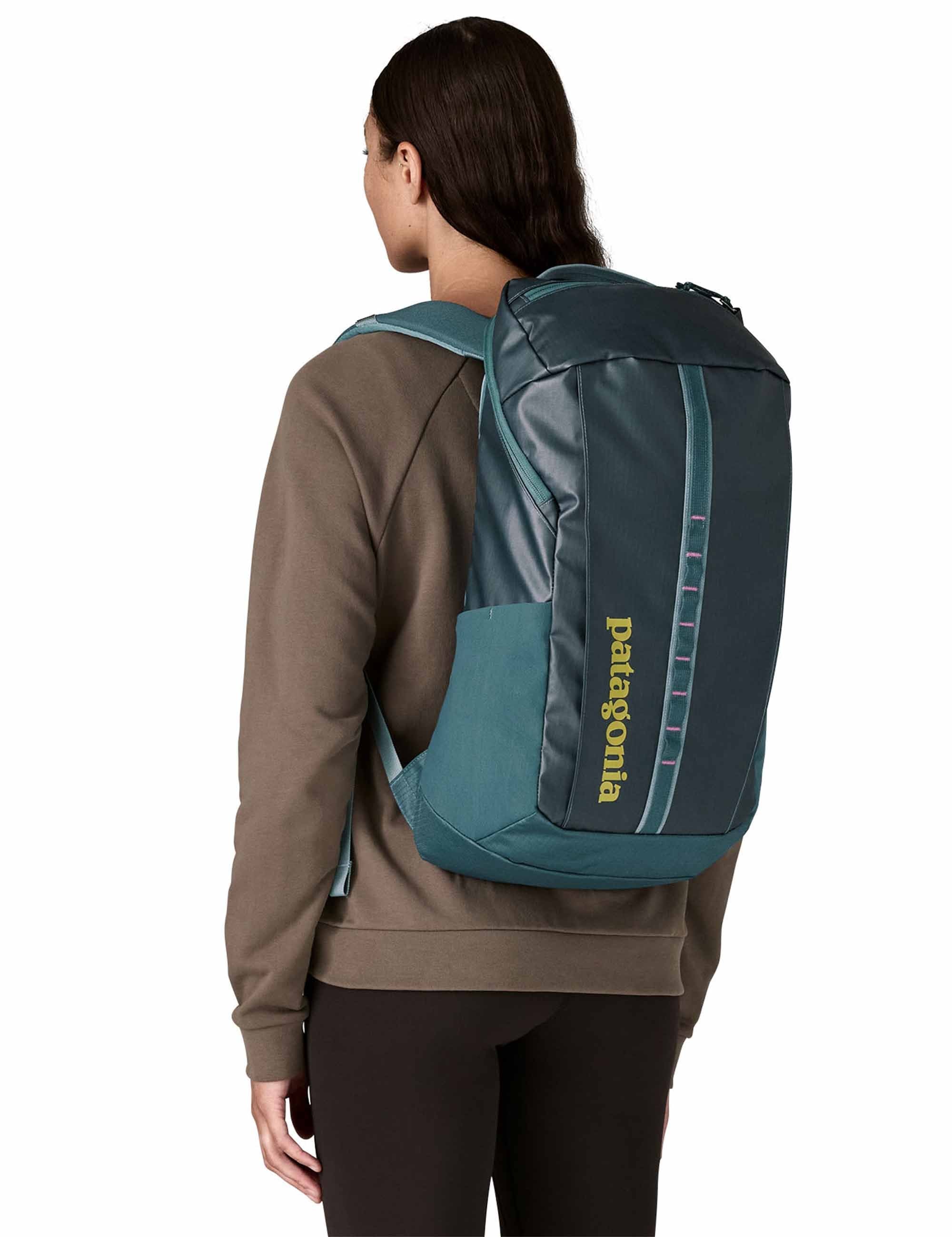 Black Hole Backpack 25L - Tidal Teal w/Luminous Pink