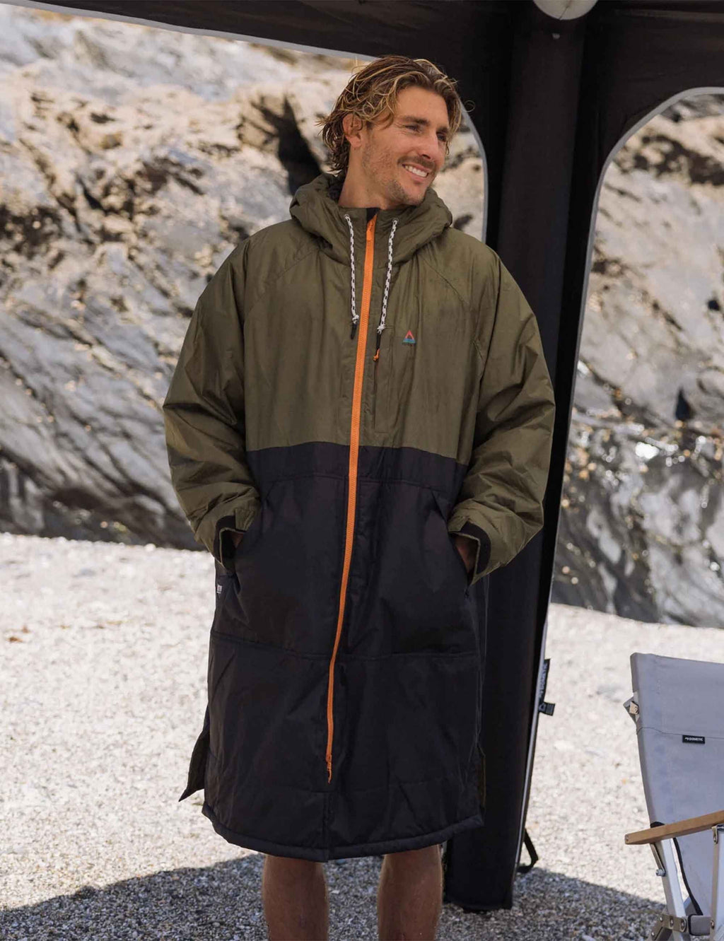 Waves Sherpa Lined Changing Robe - Black/Khaki