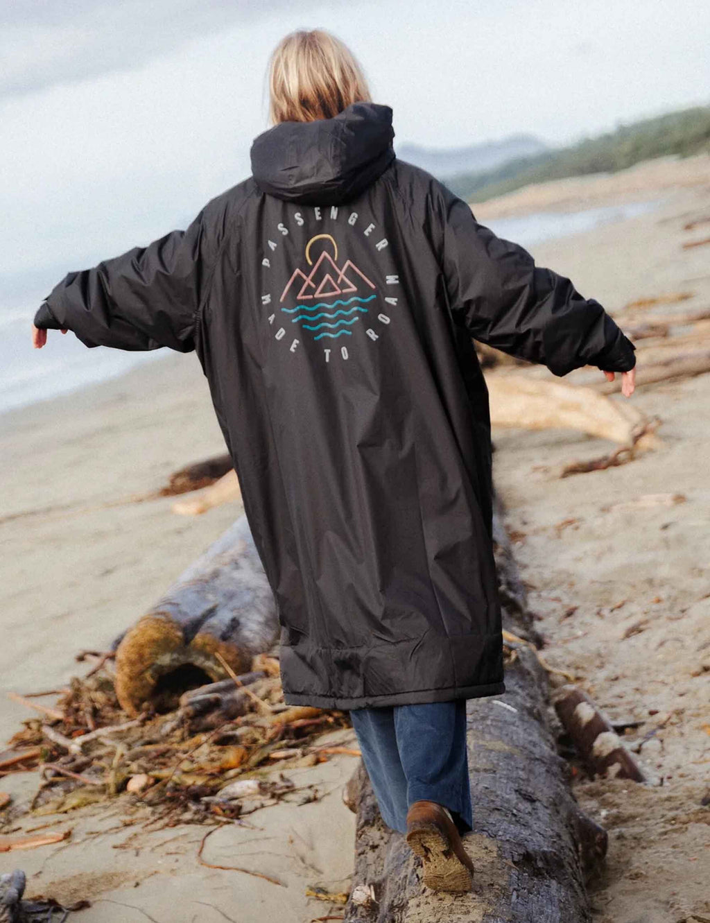 Escapism Sherpa Lined Changing Robe - Black