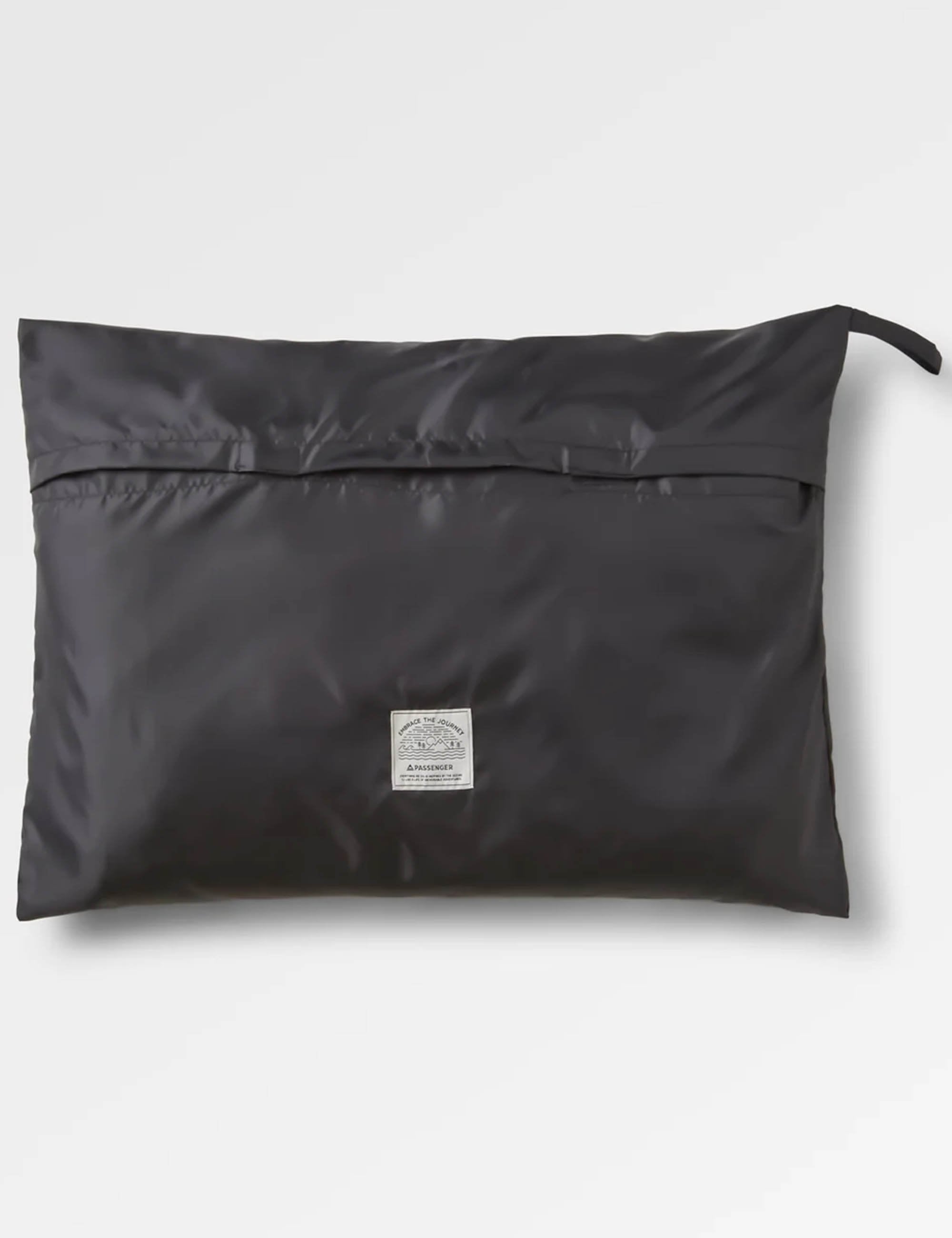 Passenger Escapism Sherpa Lined Changing Robe - Black