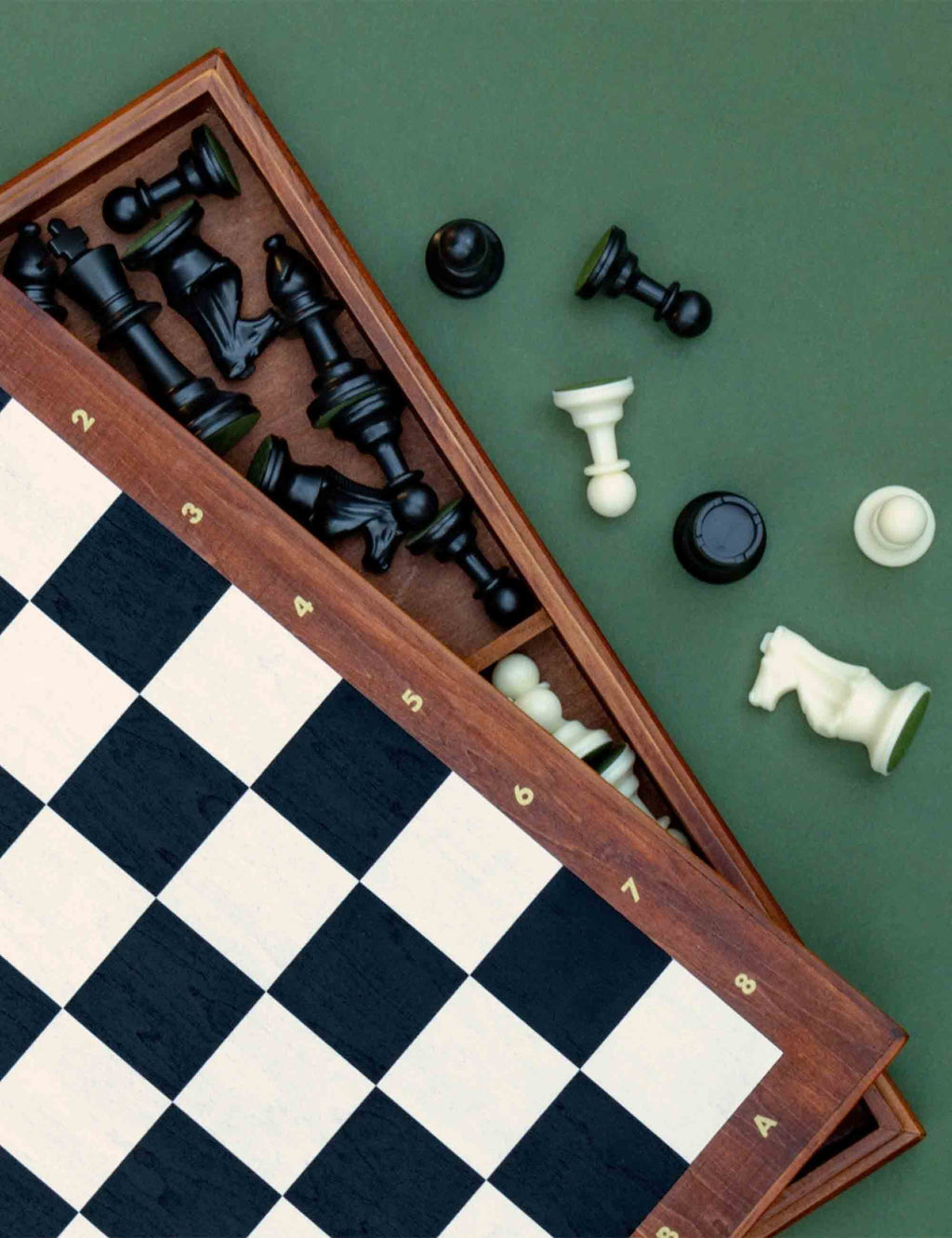 Iron & Glory Deluxe Chess Set