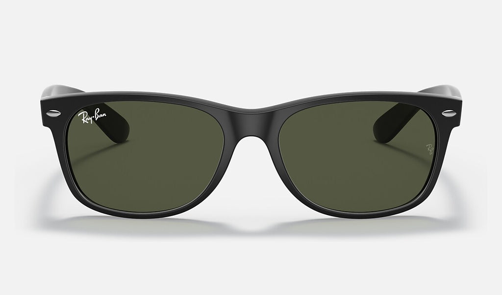 Ray-Ban wayfarer sunglasses front view, matte black frame with green G-15 lenses.