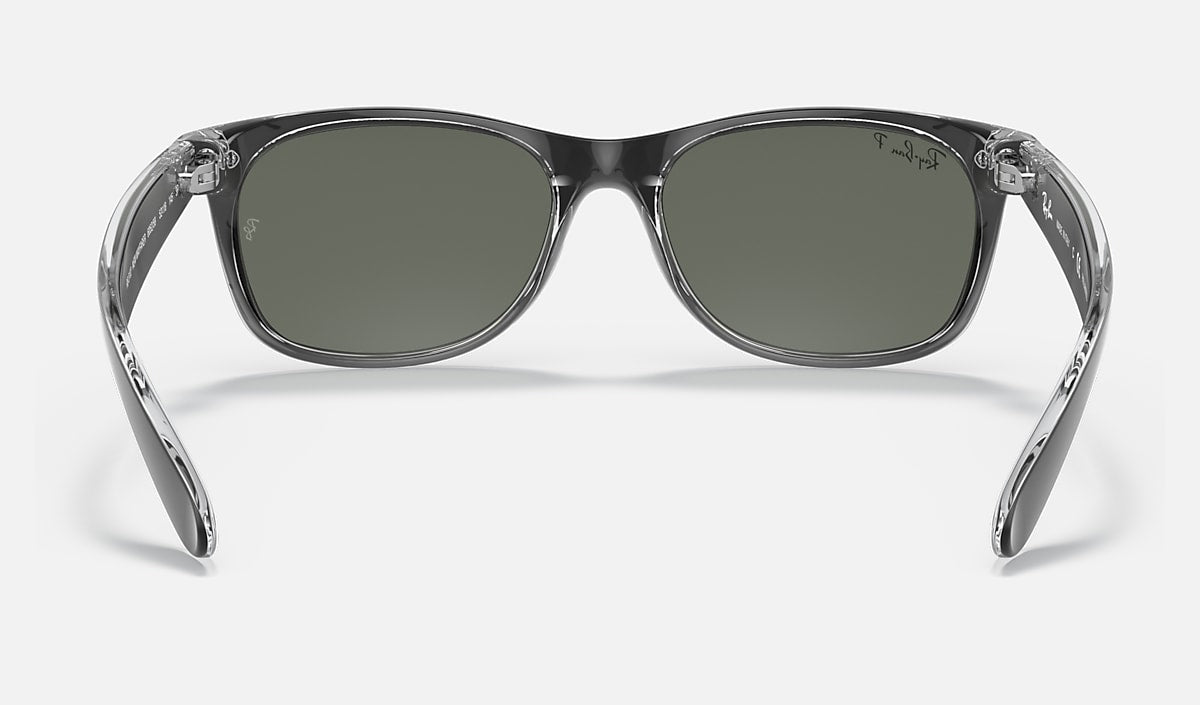 Ray-Ban New Wayfarer Sunglasses - Matte Black/G-15 Green Polarised