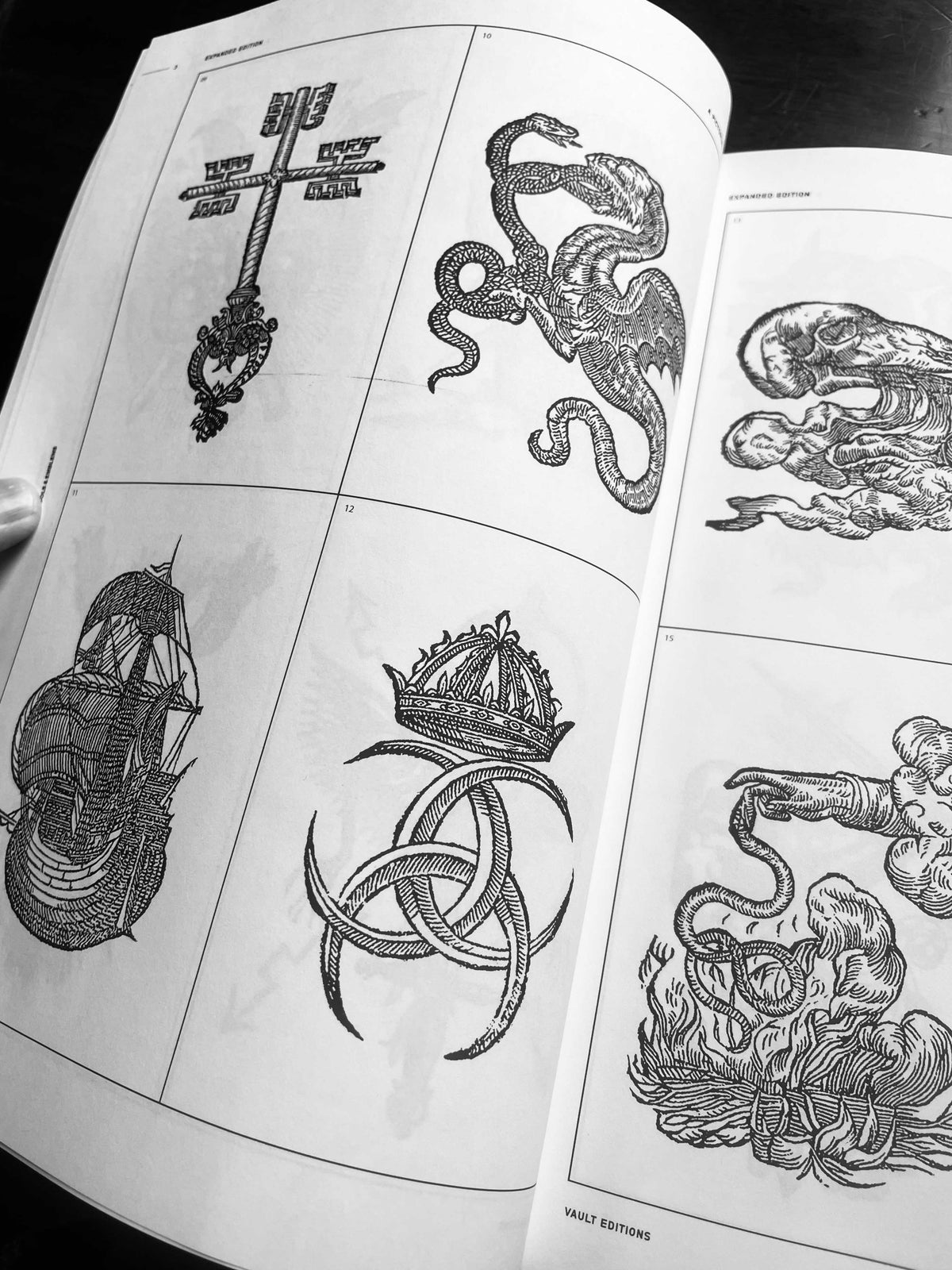 Vault Editions UK Symbols & Emblems: An Image Archive for Artists & Designers
