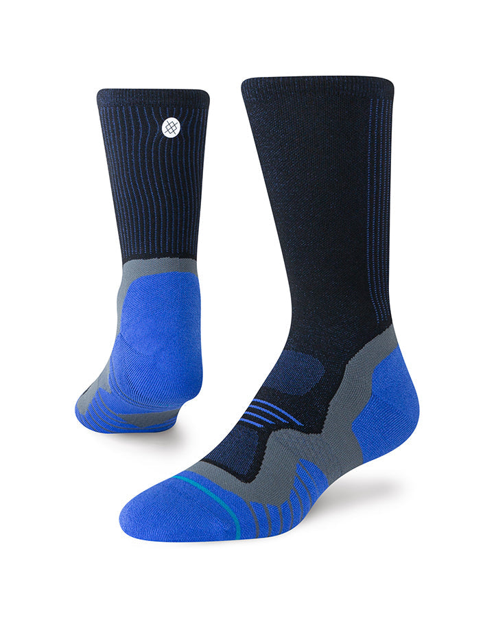 Light crew socks in dark navy and blue with ribbed stripes and heel panel