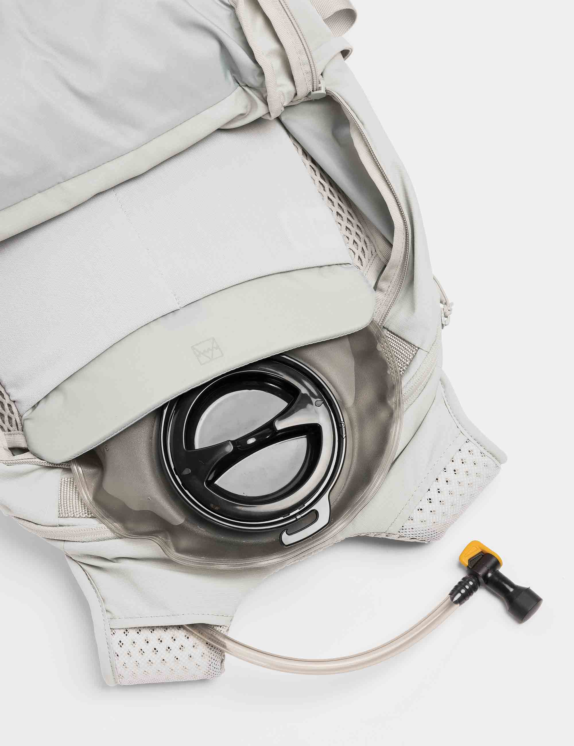 Stubble & Co Motion Backpack 20L - Ash