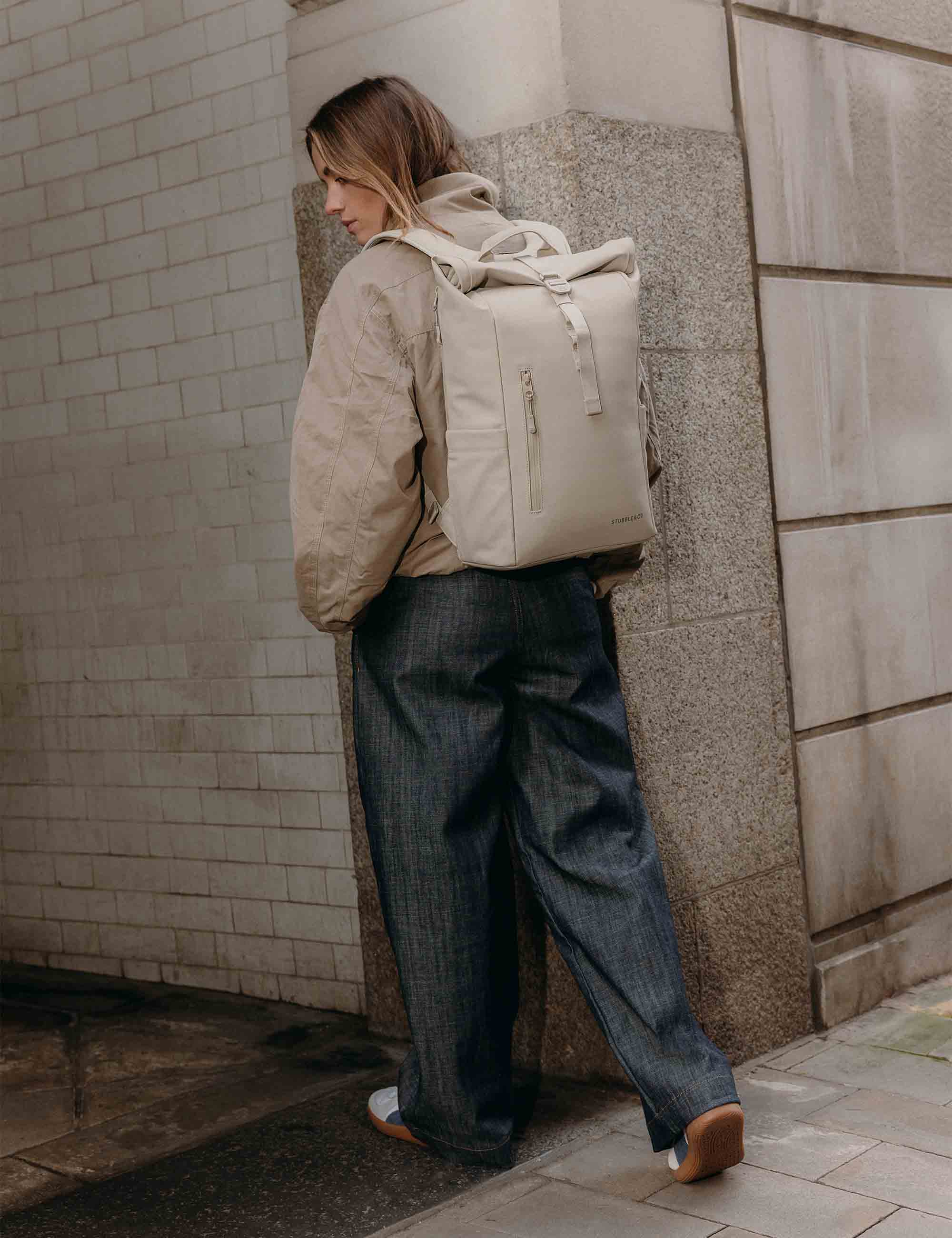 Stubble & Co The Roll Top Backpack 15L - Tonal Sand