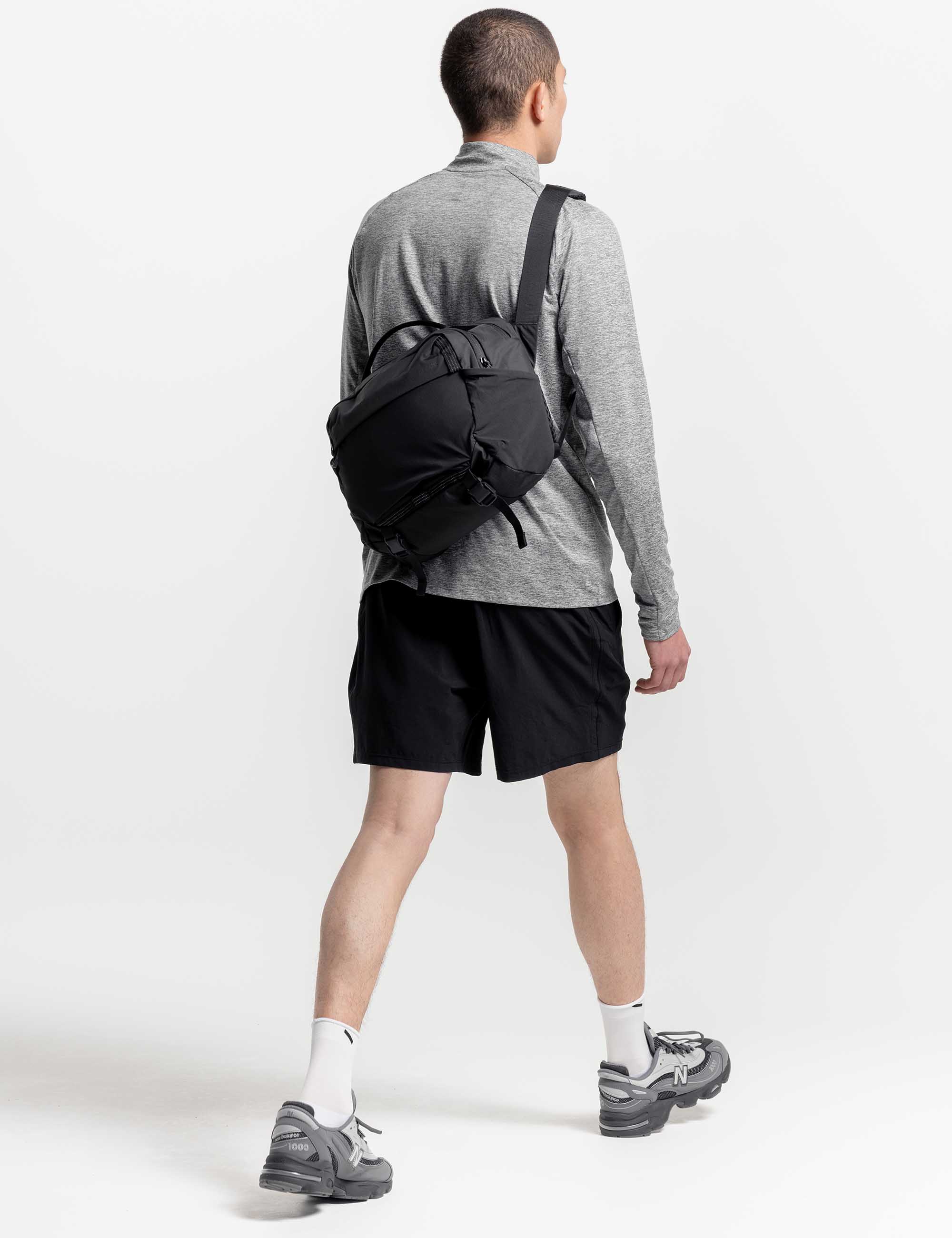 Stubble & Co Motion Sling Bag 15L - Charcoal