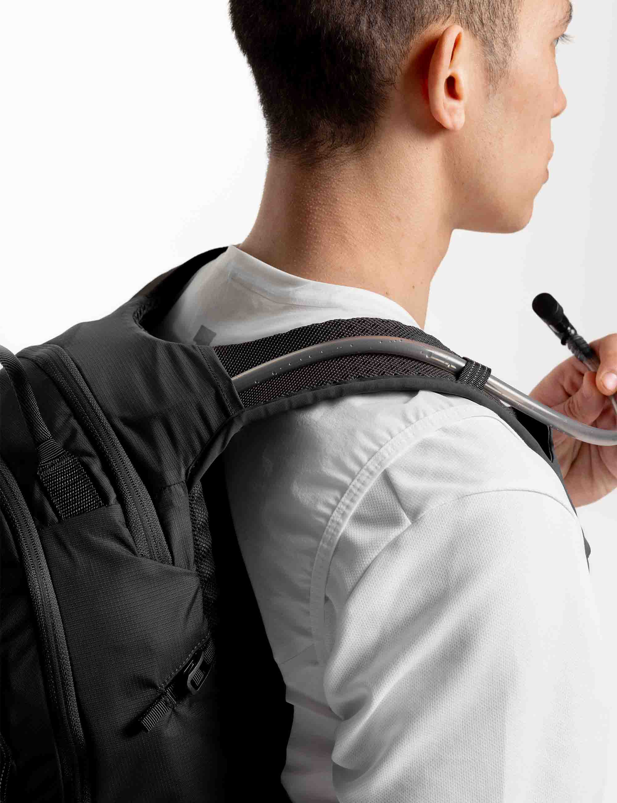Stubble & Co Motion Backpack 20L - Charcoal