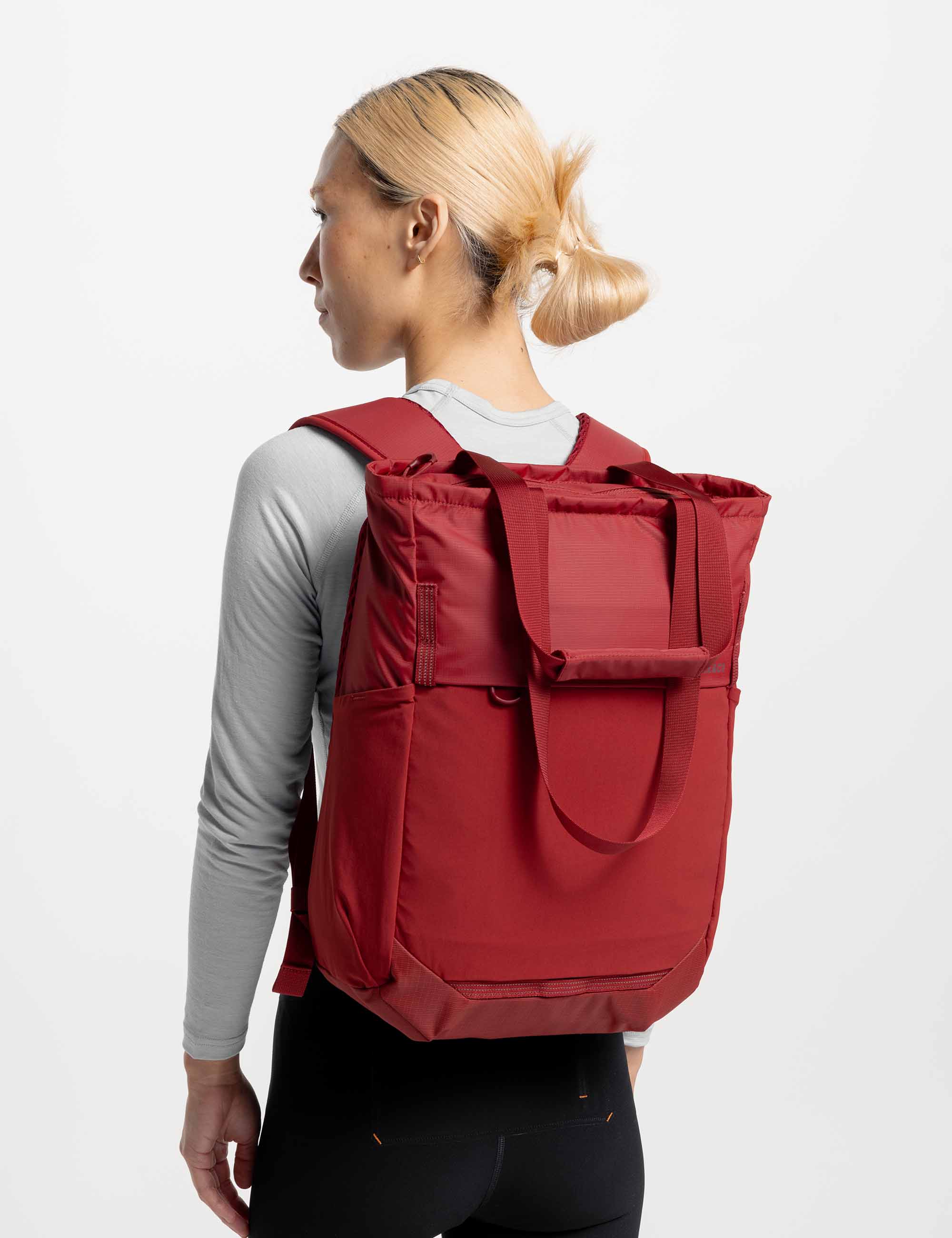 Stubble & Co Motion Tote Pack 18L - Magma