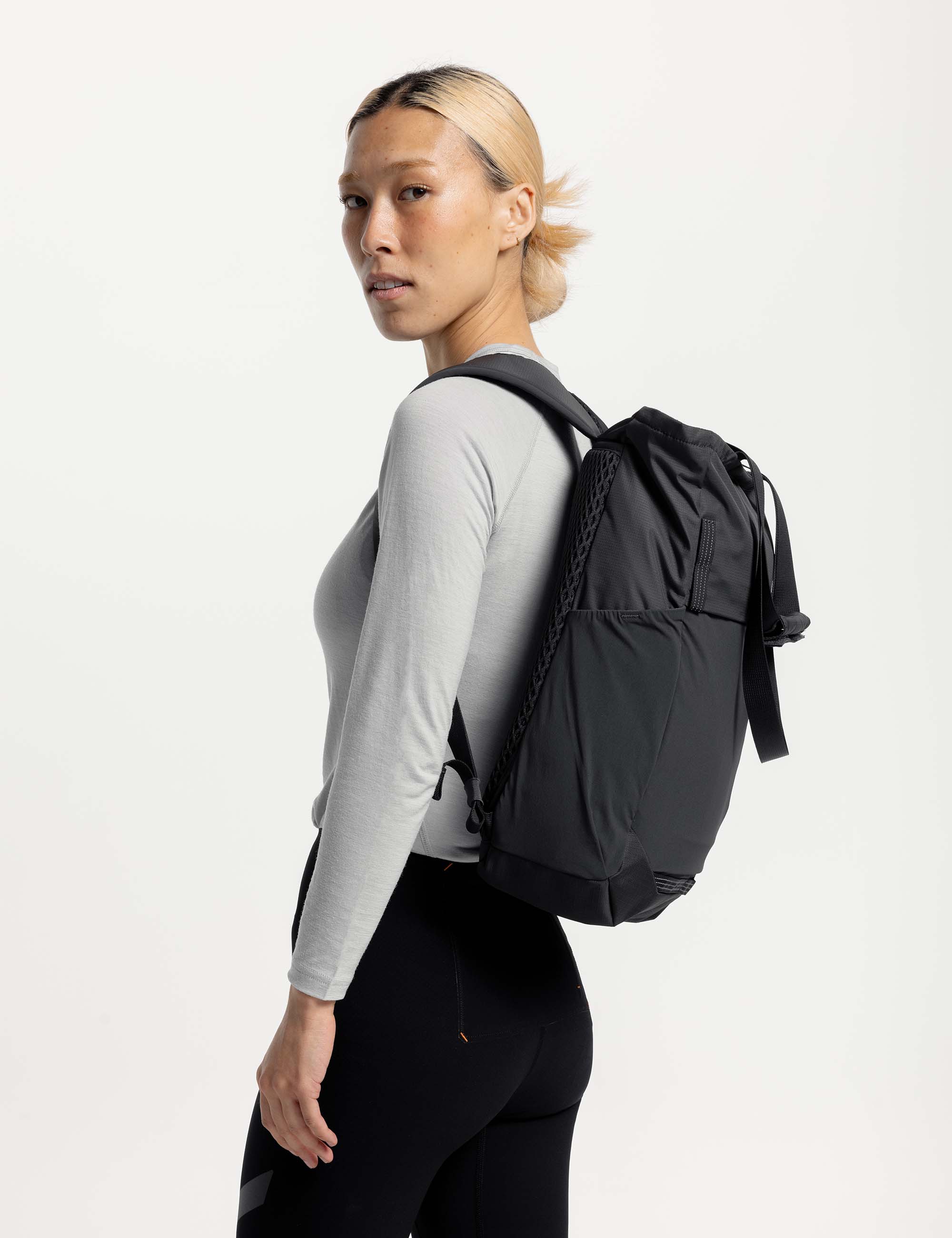 Stubble & Co Motion Tote Pack 18L - Charcoal