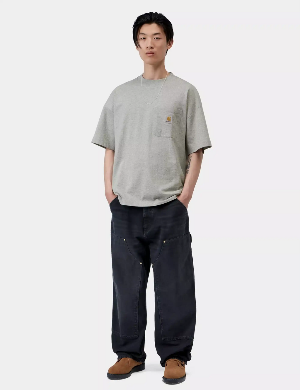 Work pocket t-shirt in grey heather with chest pocket and small logo patch