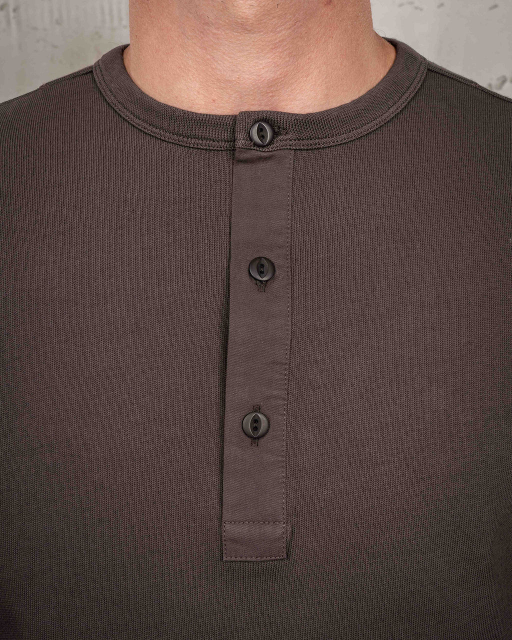 Pike Brothers 1954 Utility Shirt Long Sleeve in Coffee, neckline and button placket detail