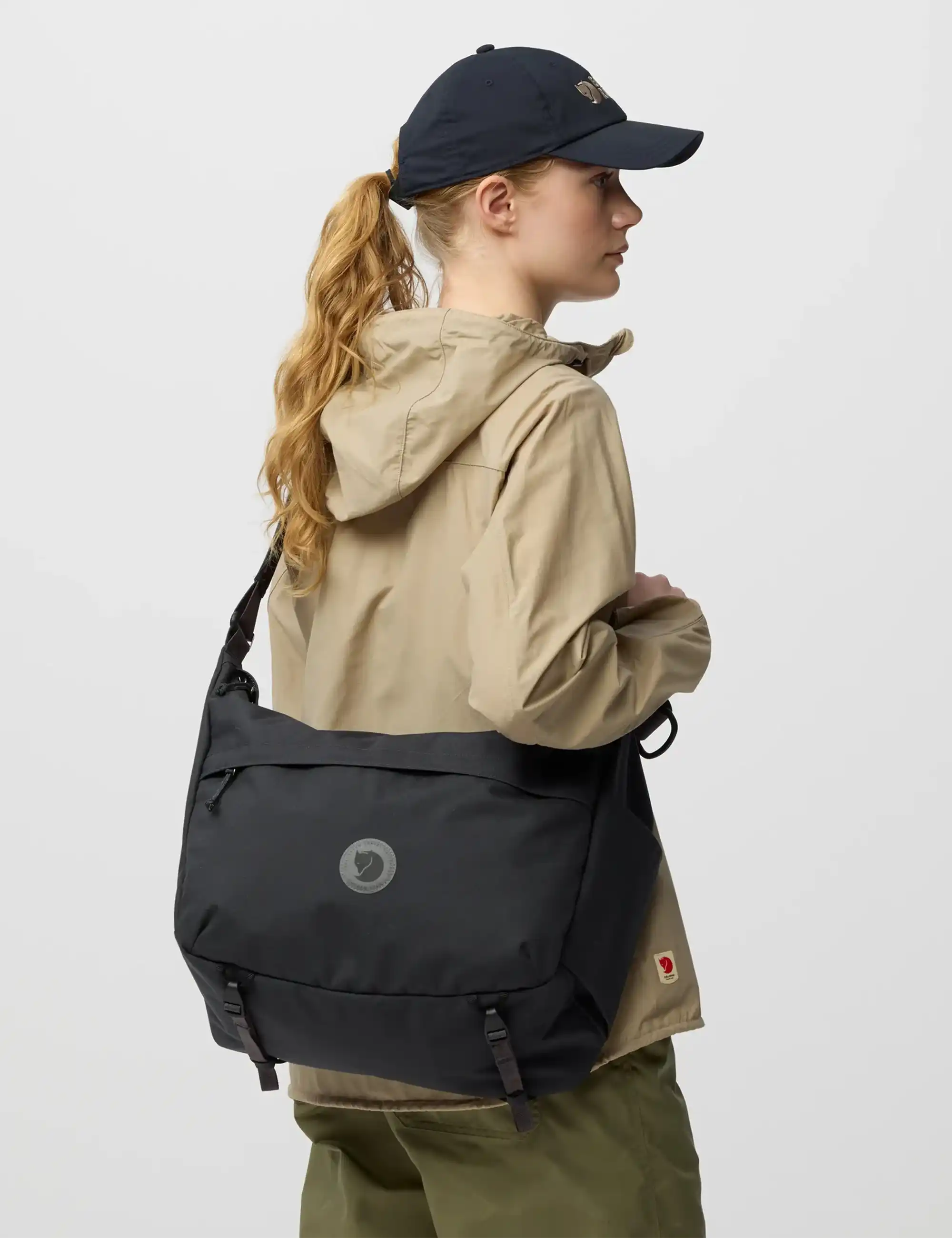 Fjallraven Farden Crossbody Bag 18L - Coal Black