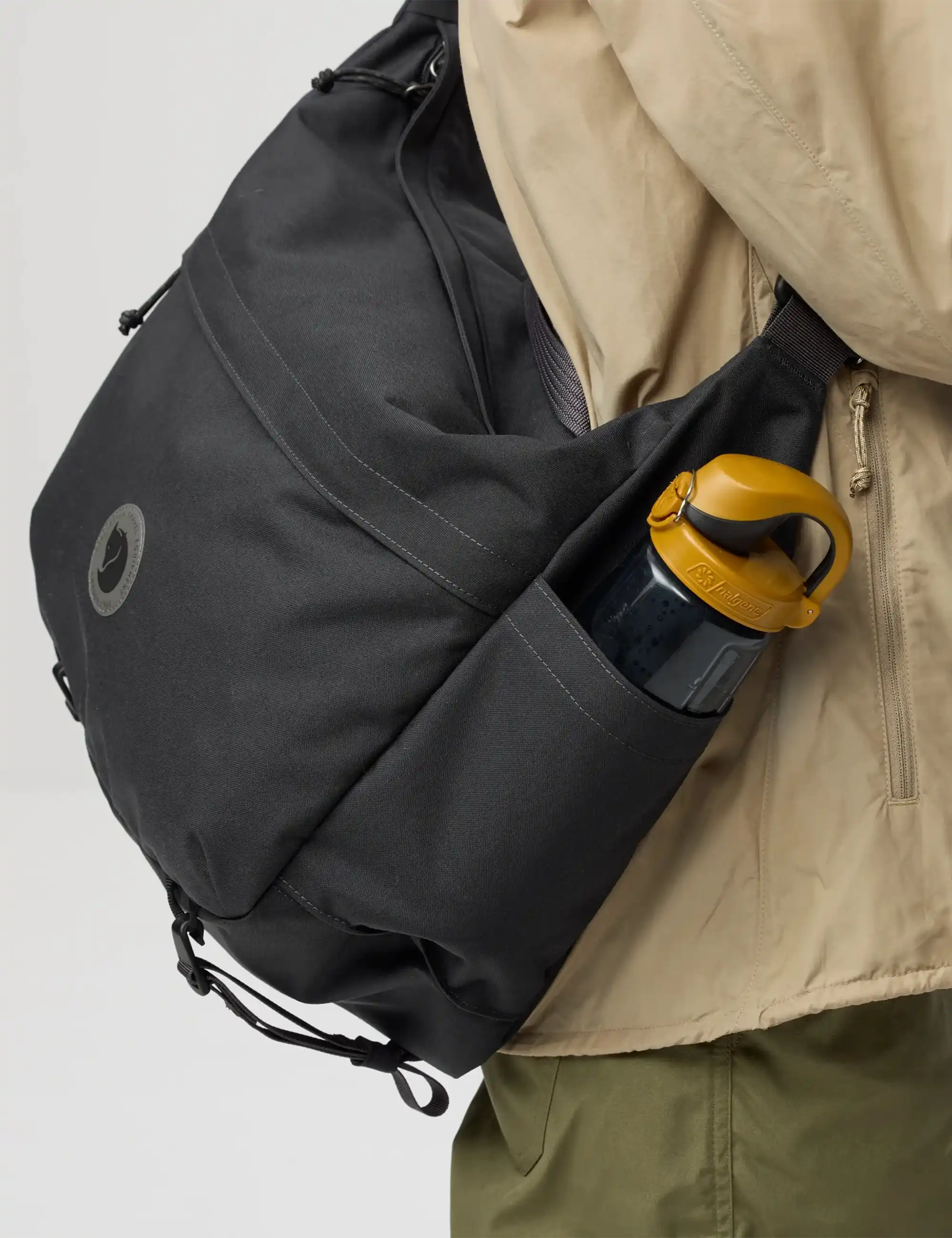 Fjallraven Farden Crossbody Bag 18L - Coal Black